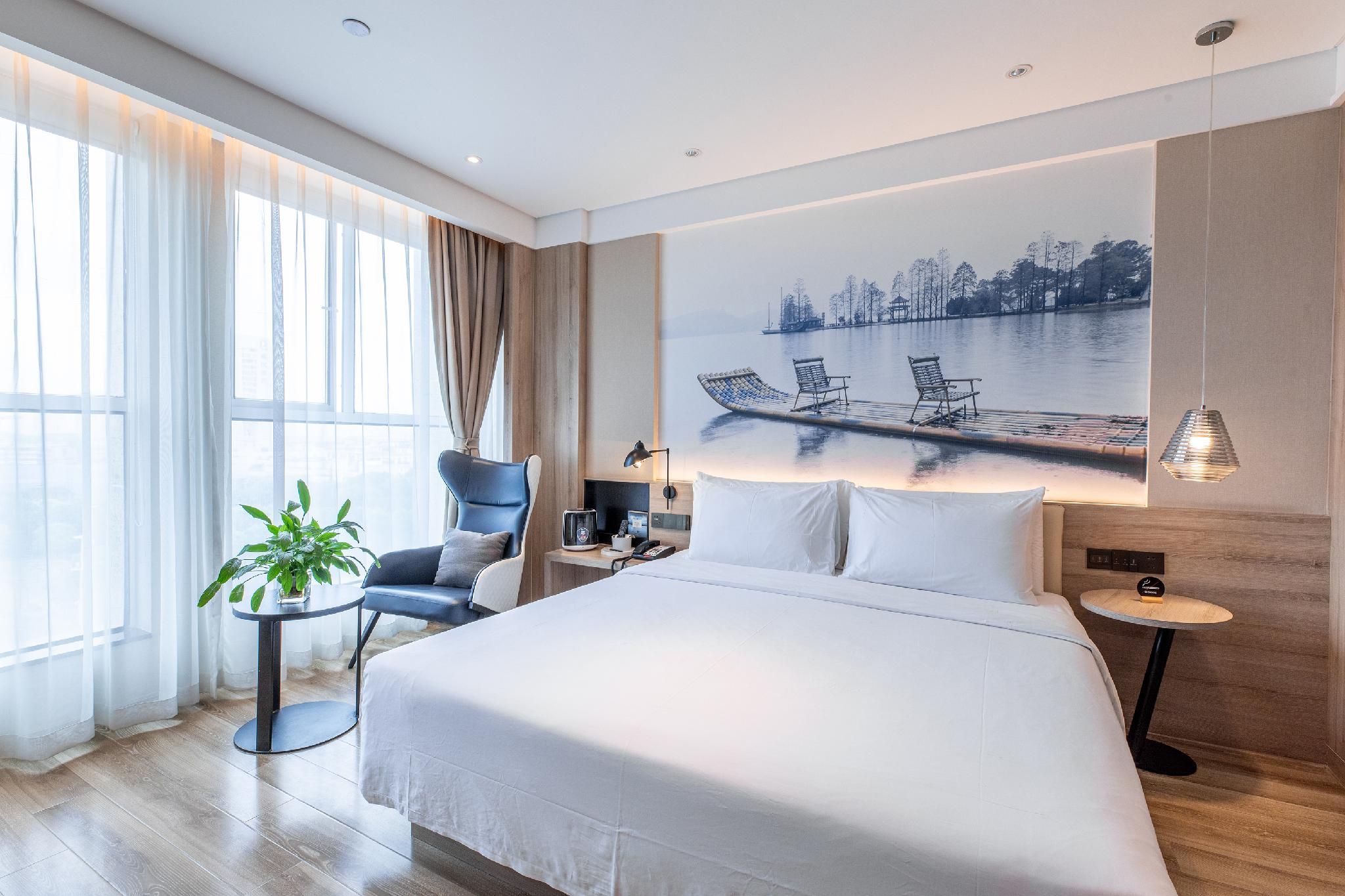 Huazhu - Superior BedRoom