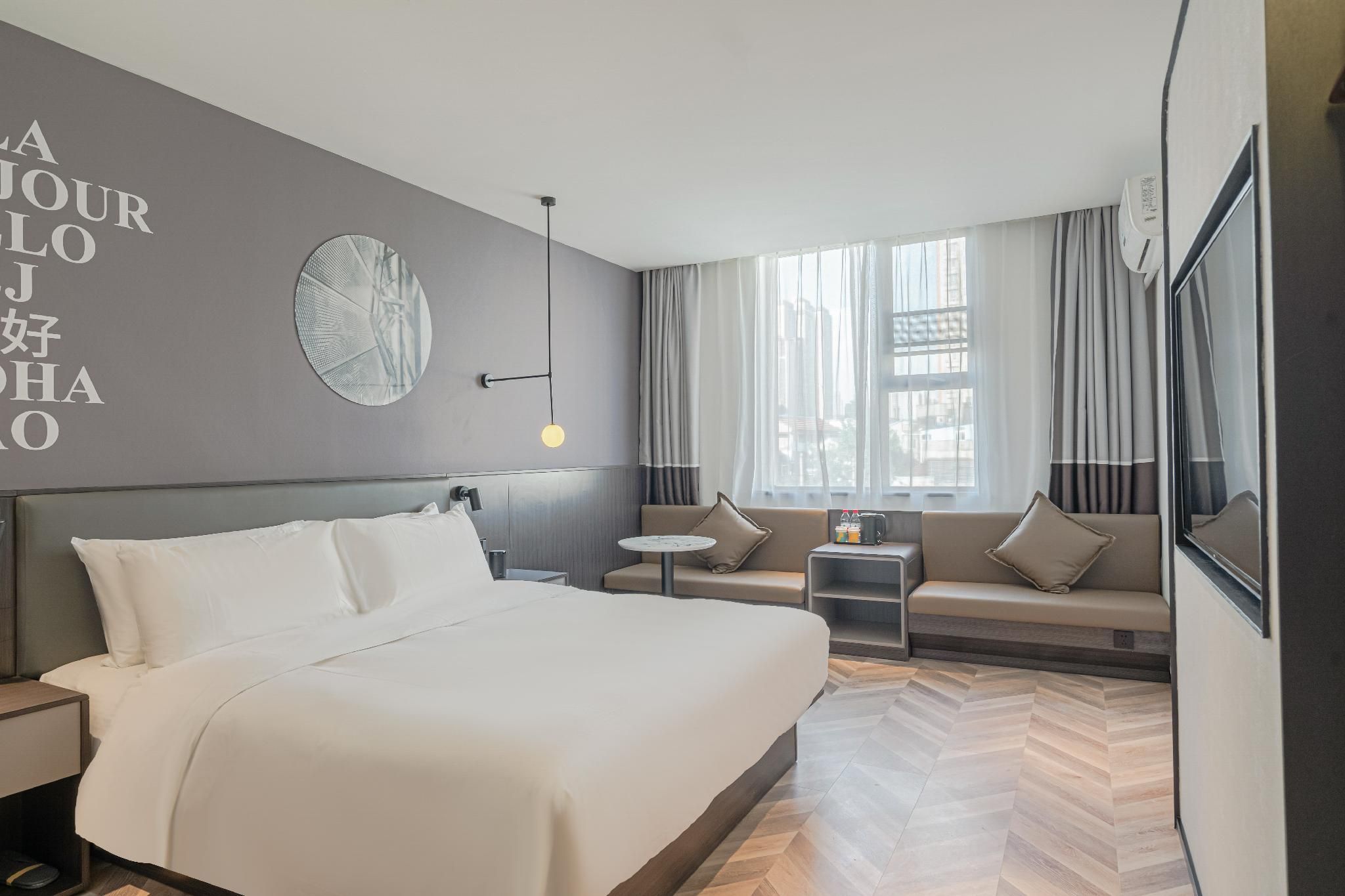 Business Queen Bed Room
