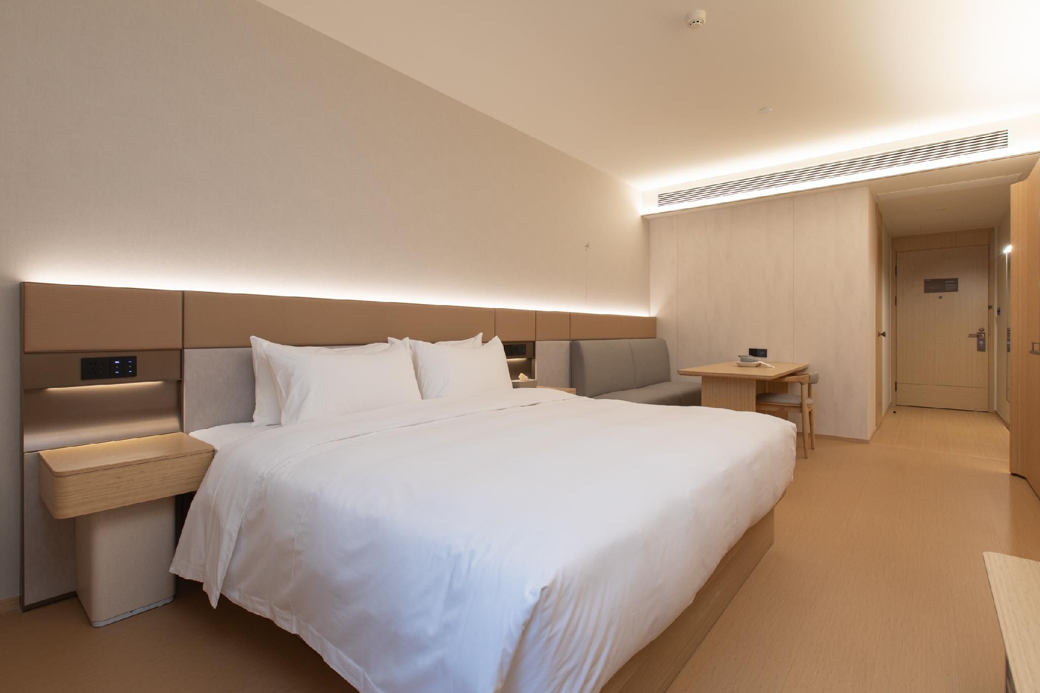 Huazhu - Superior BedRoom