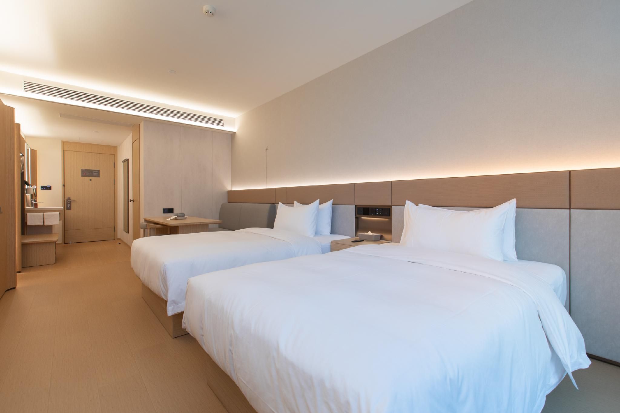 Huazhu - Business Twin Room