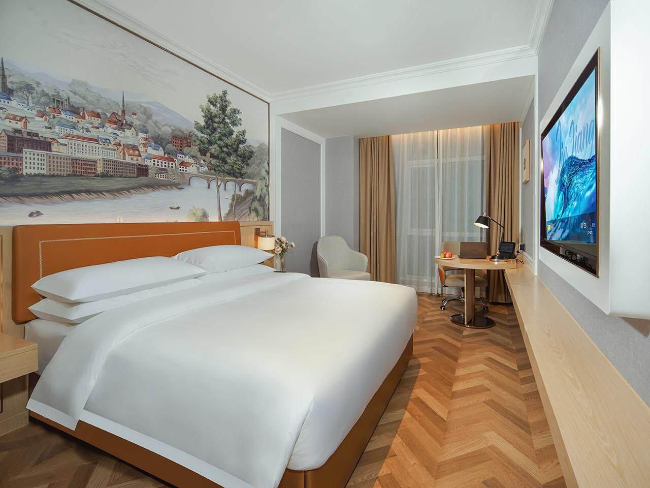 Deluxe Queen Room