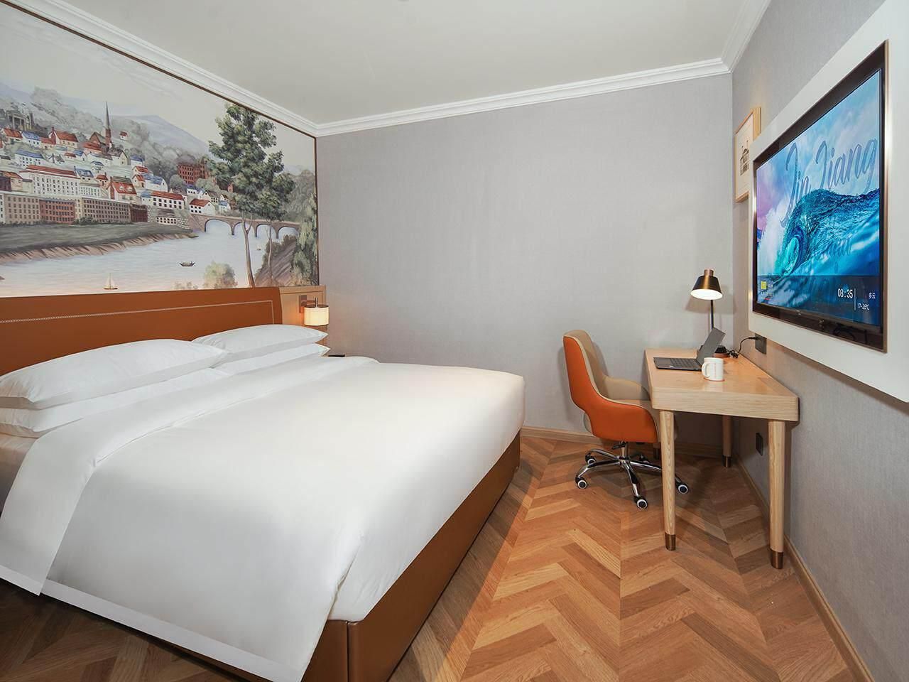Standard - Queen Room