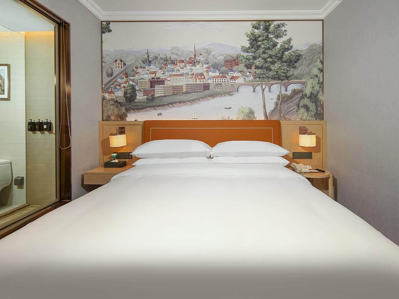Standard - Queen Room