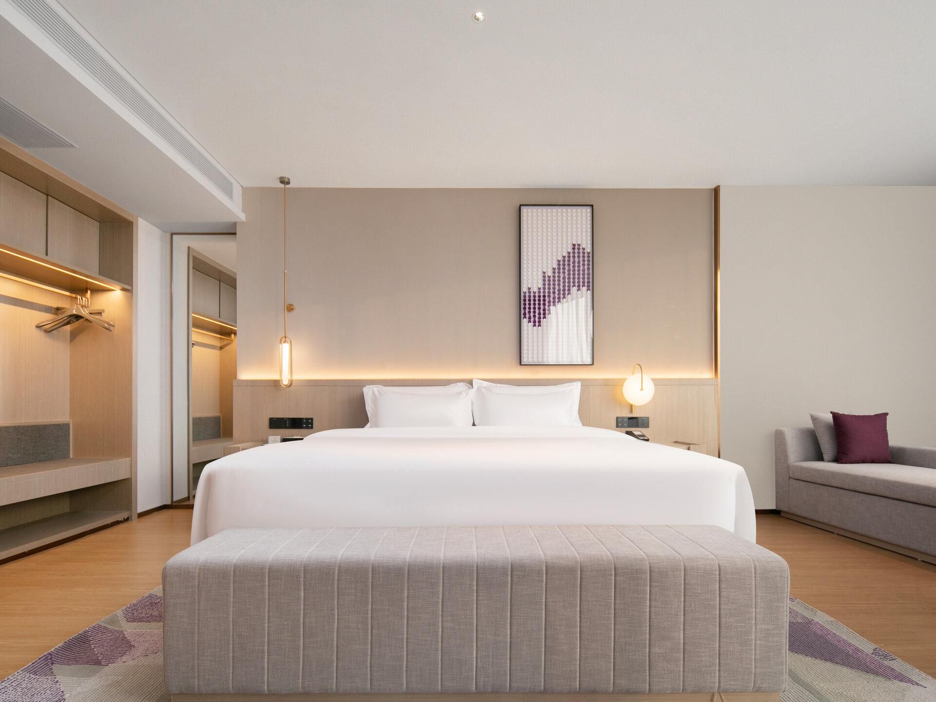 Deluxe Queen Room