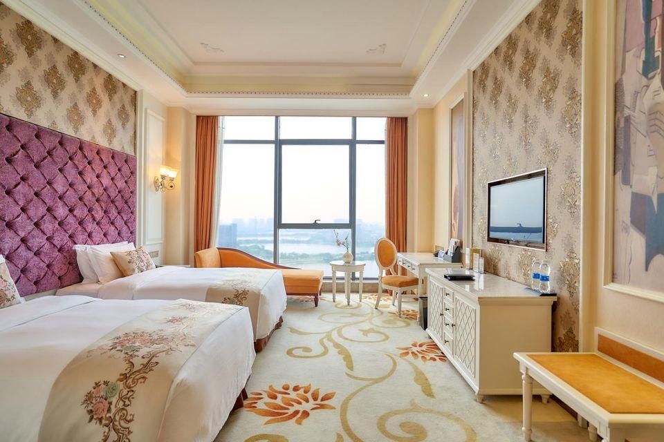 Executive Lake View