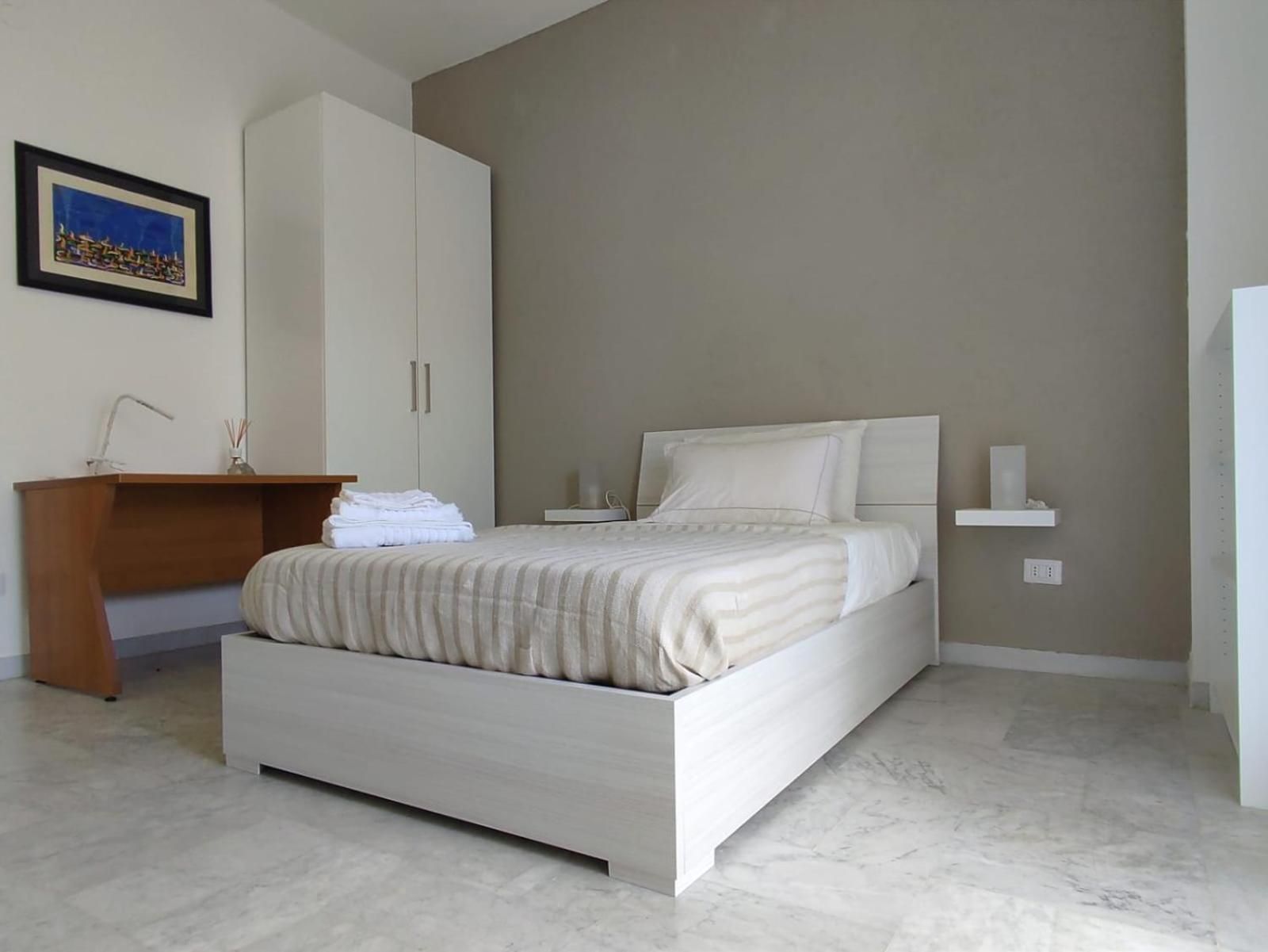 Standard Single Room with Mountain View
