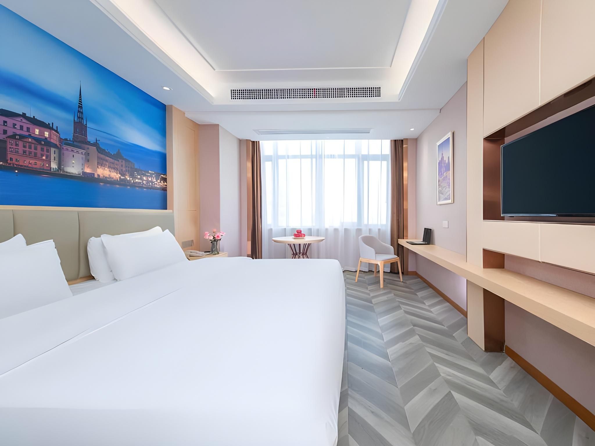 Deluxe Queen Room