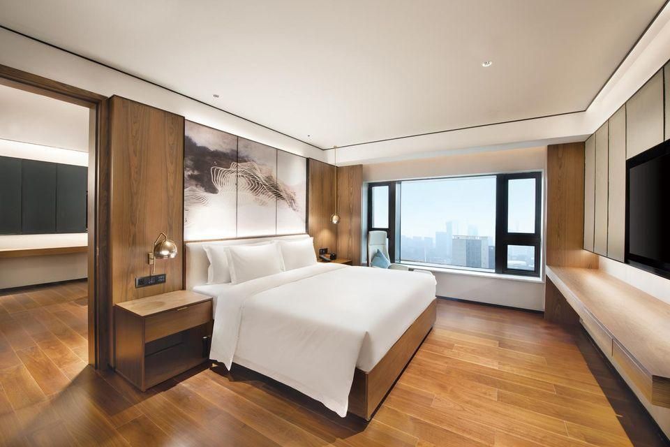 Quiet Deluxe Suite