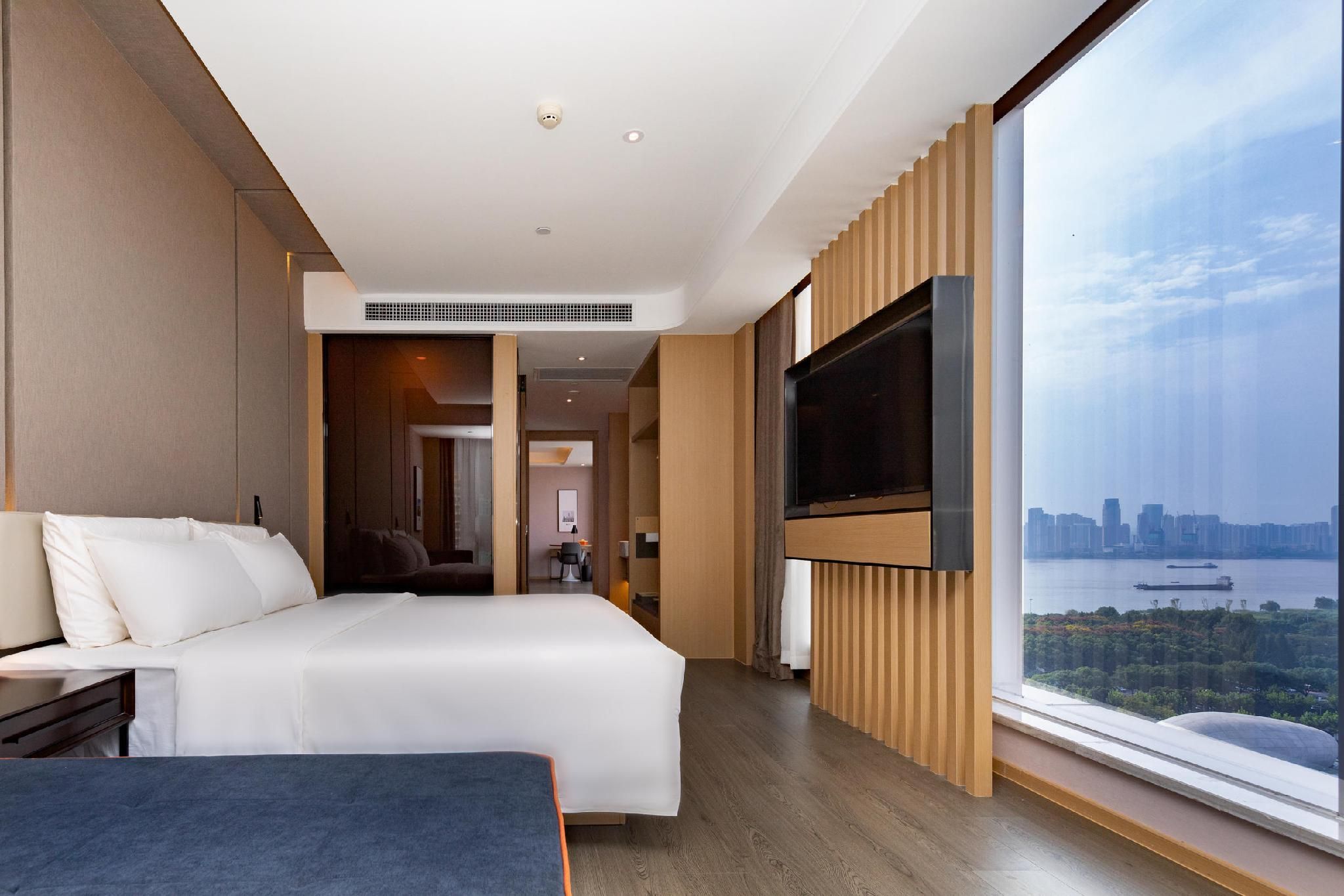 Atour - JIMU Suite with Lake View