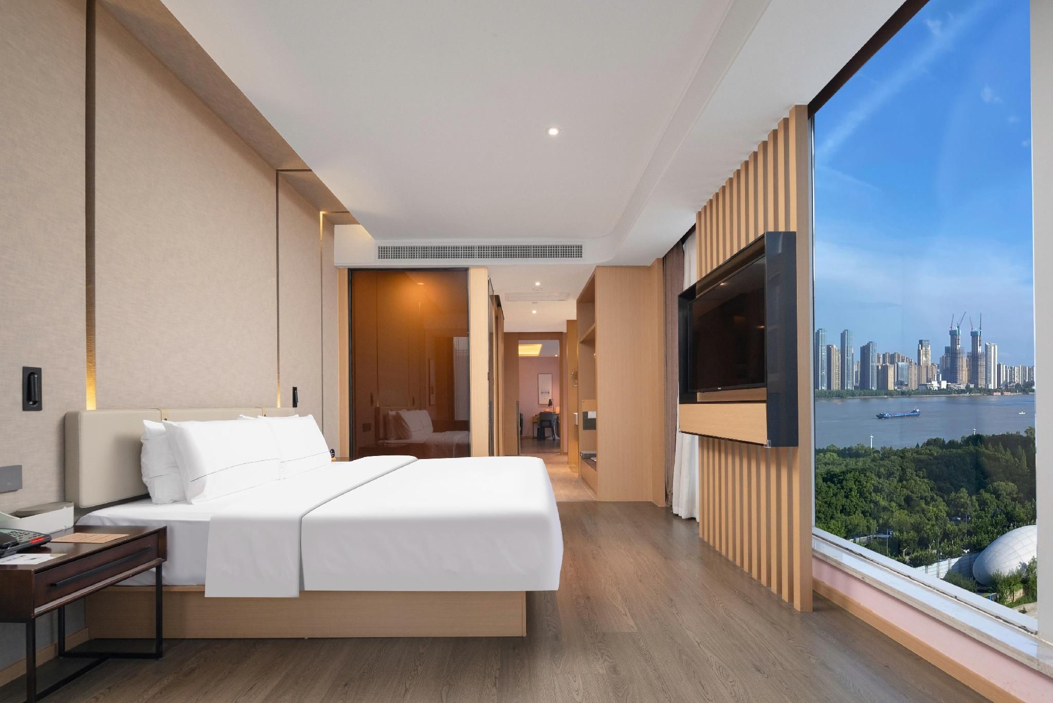 Jimu Suite with River View