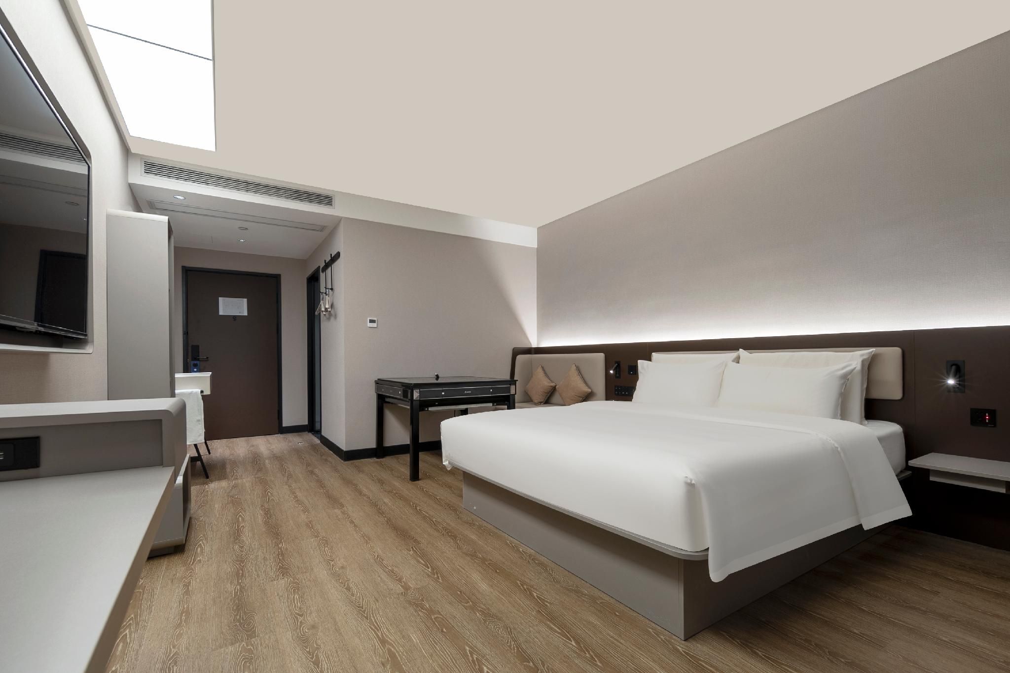 Business Queen Bed Room