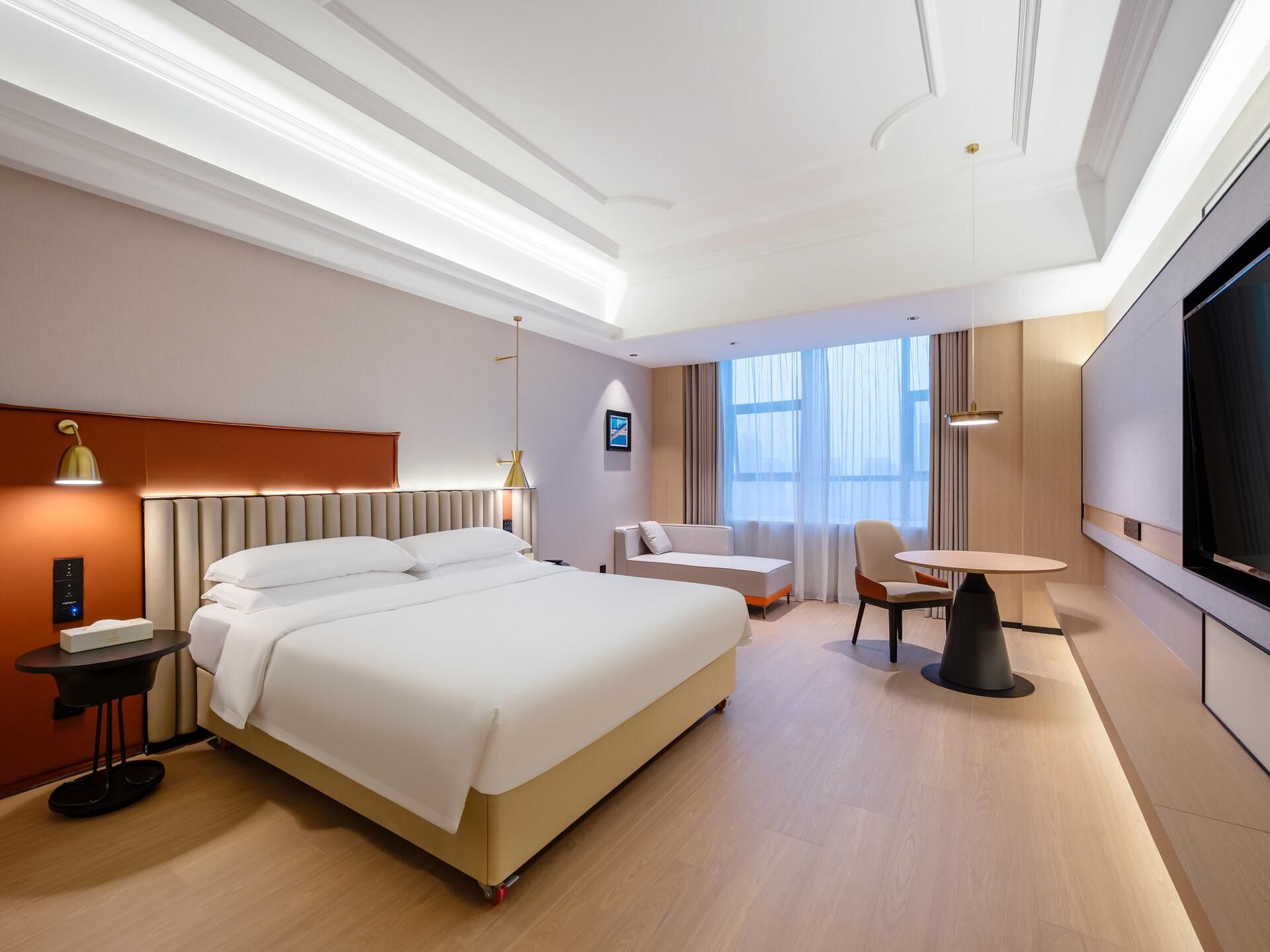Business King Room