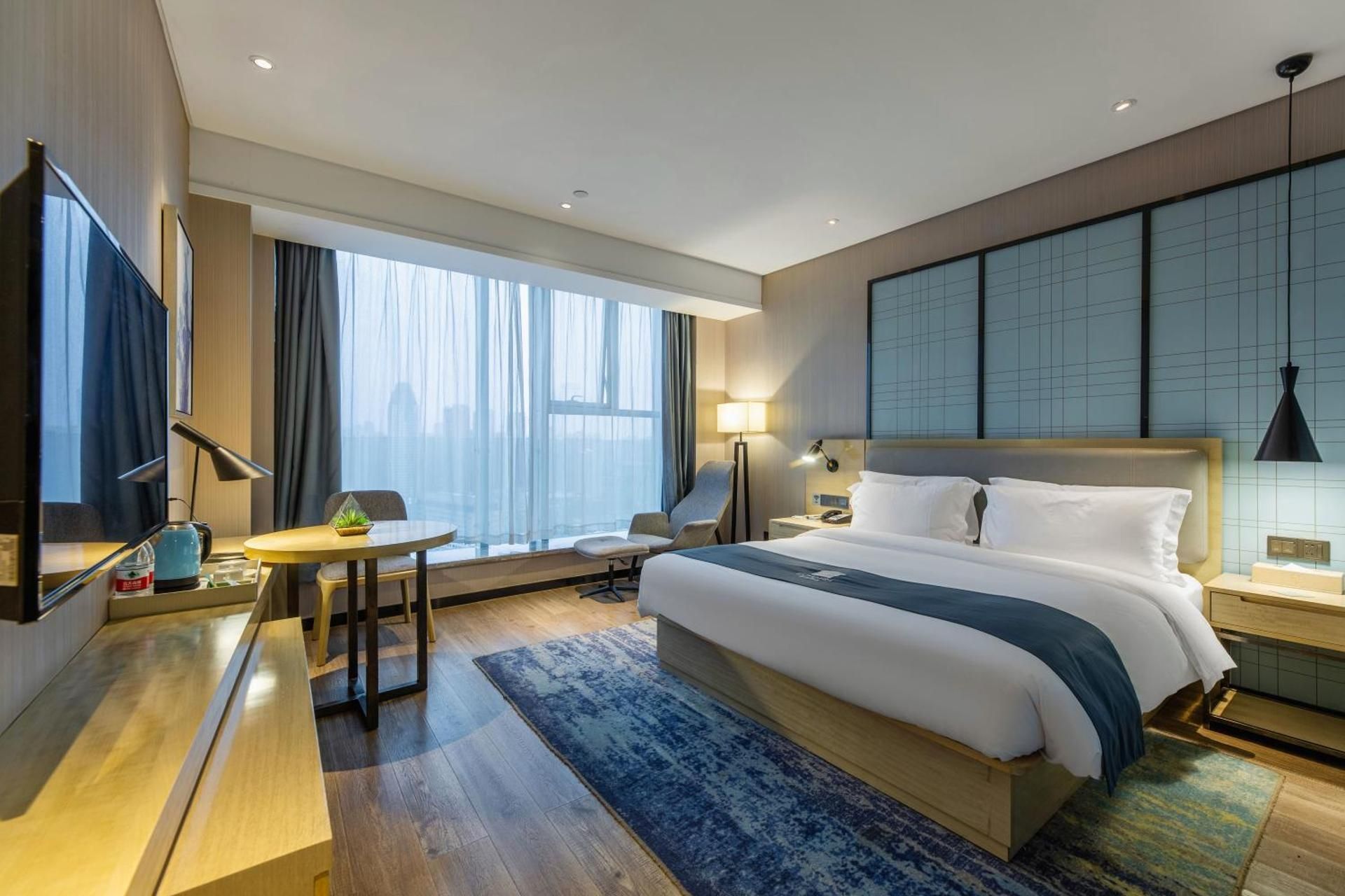 Deluxe Queen Room
