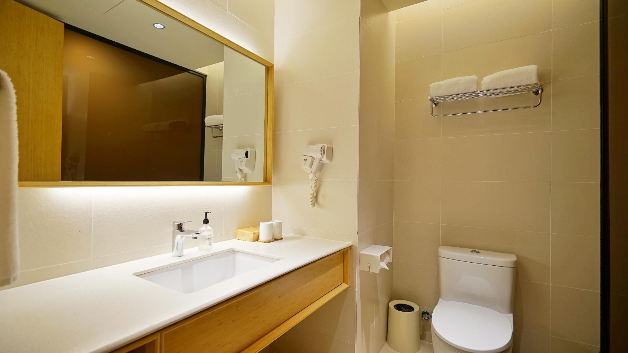 Huazhu - Superior BedRoom