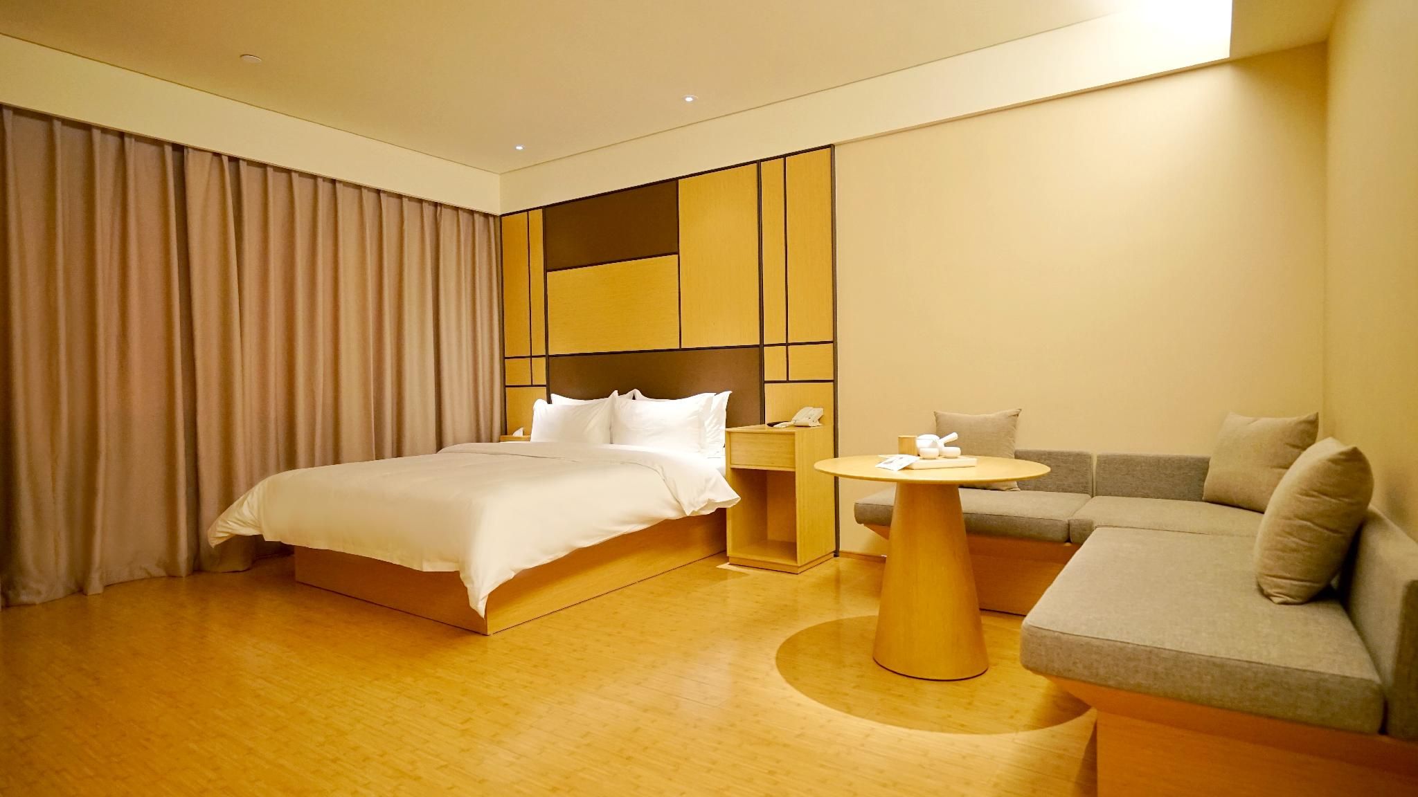 Huazhu - Destress Superior Bed Room