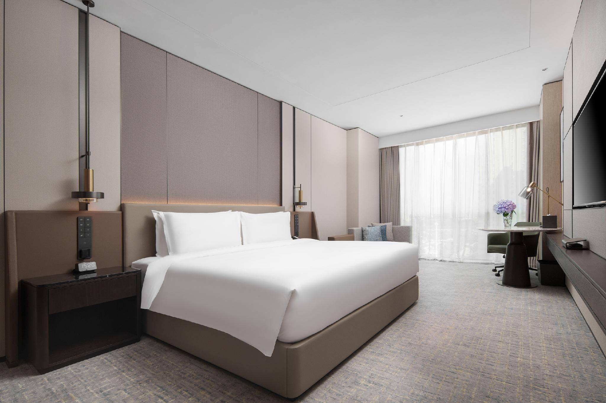 Deluxe Room with one King-size bed