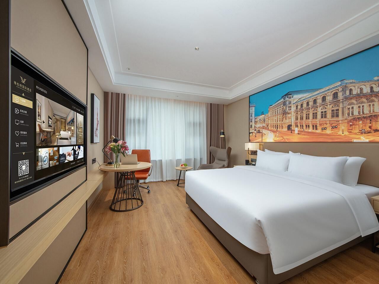 Business King Room
