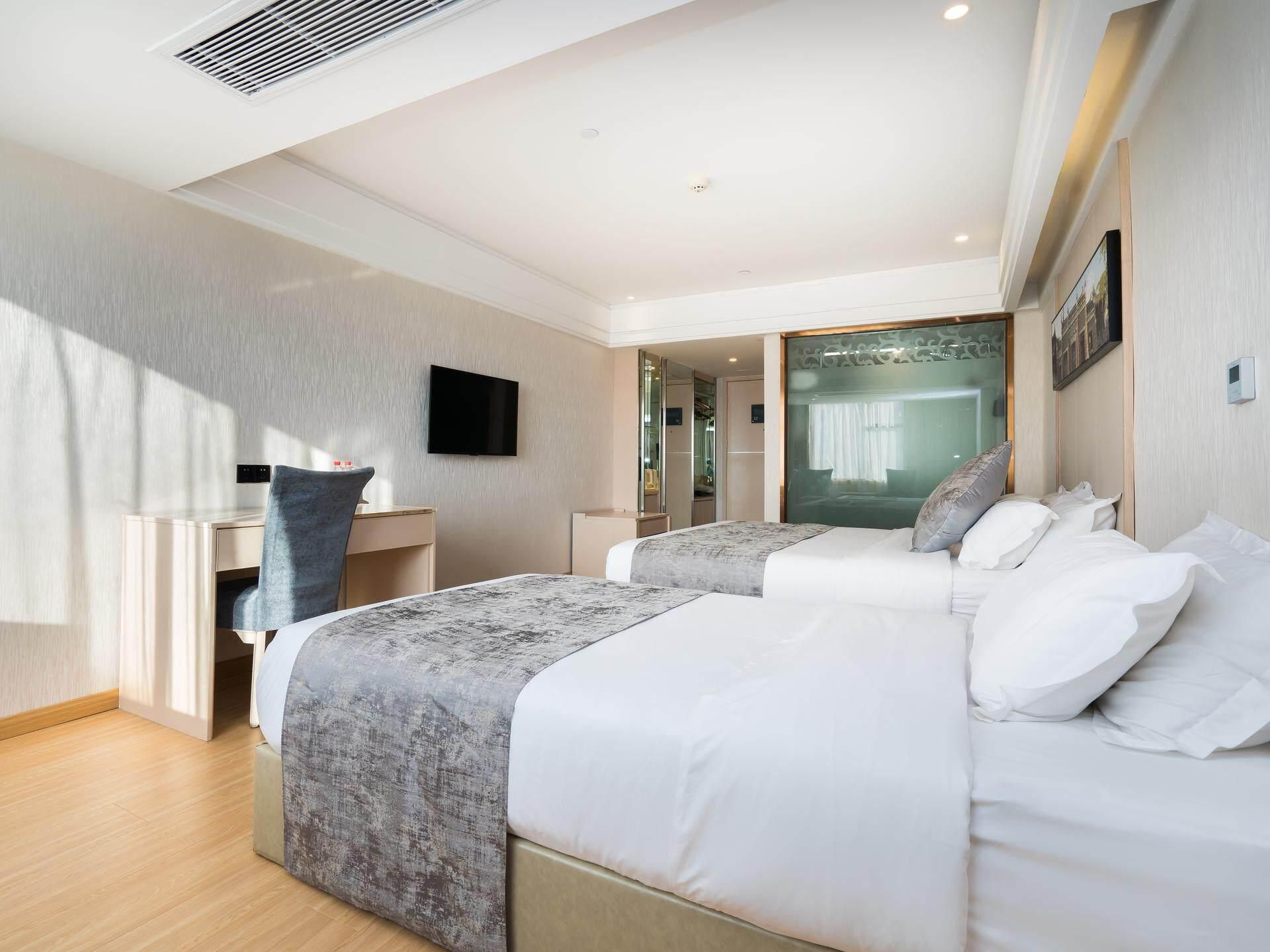WH - Family Guestroom
