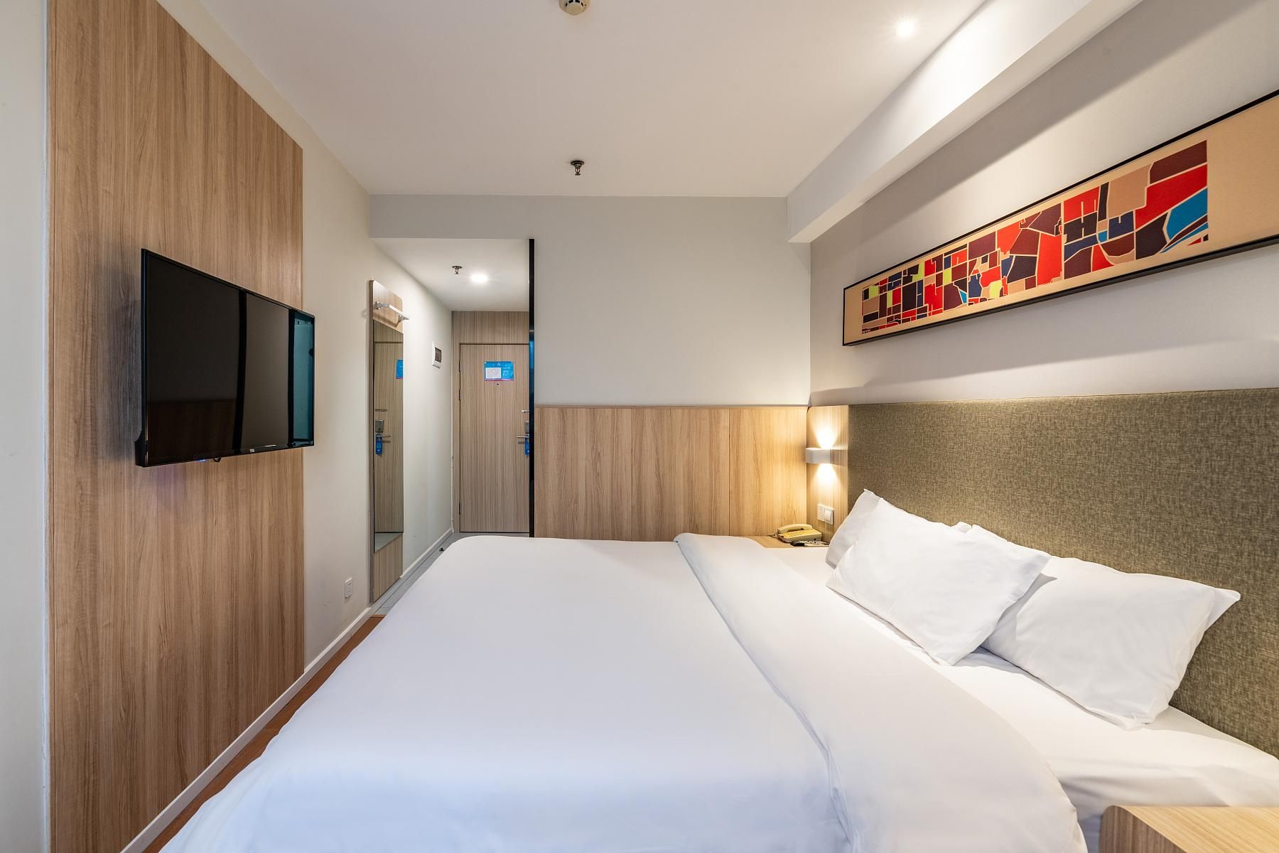 Queen Room A