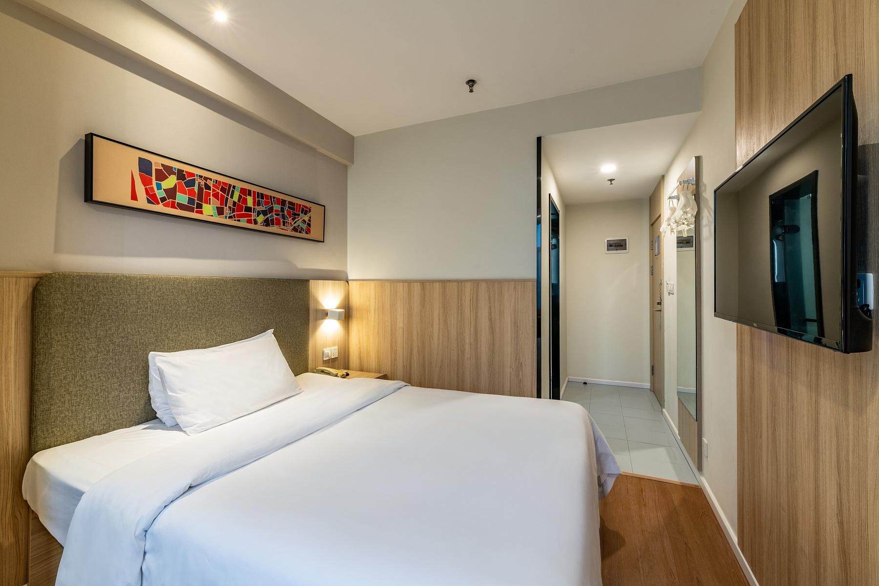 Queen Room A