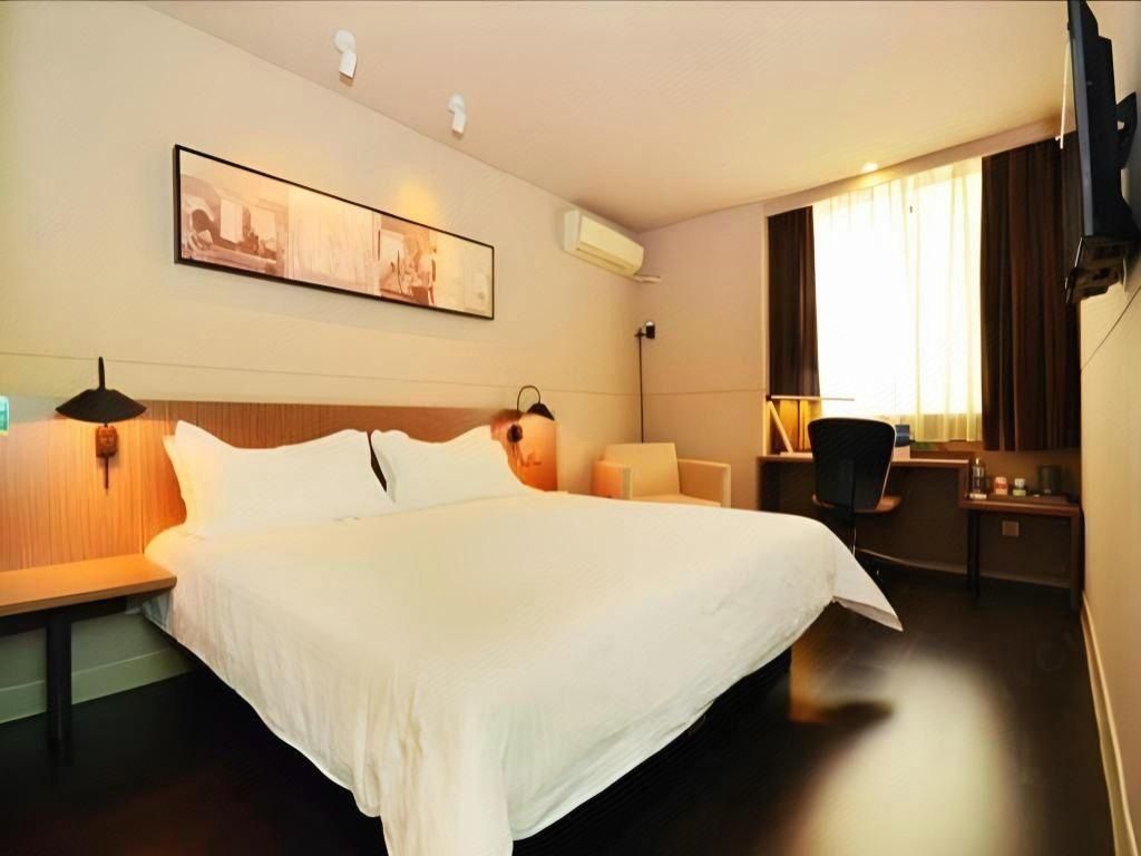 WH - Superior Bed Room