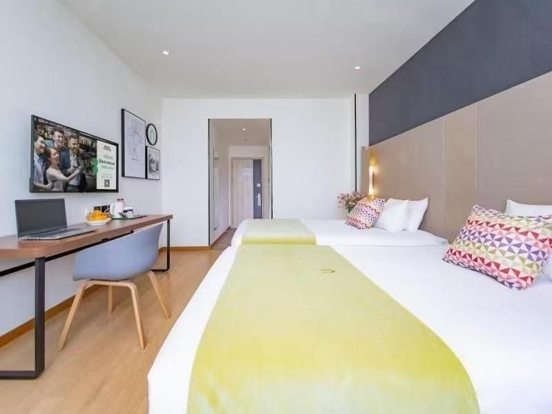 WH - Deluxe Room Twin