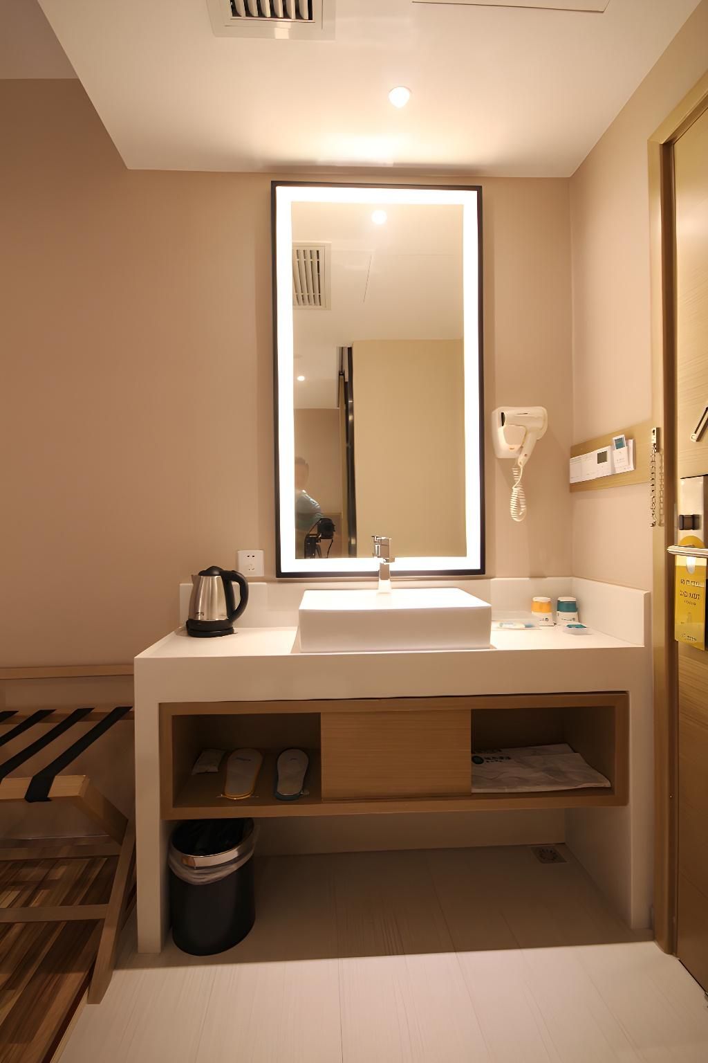 Dossen - Business Bed Room
