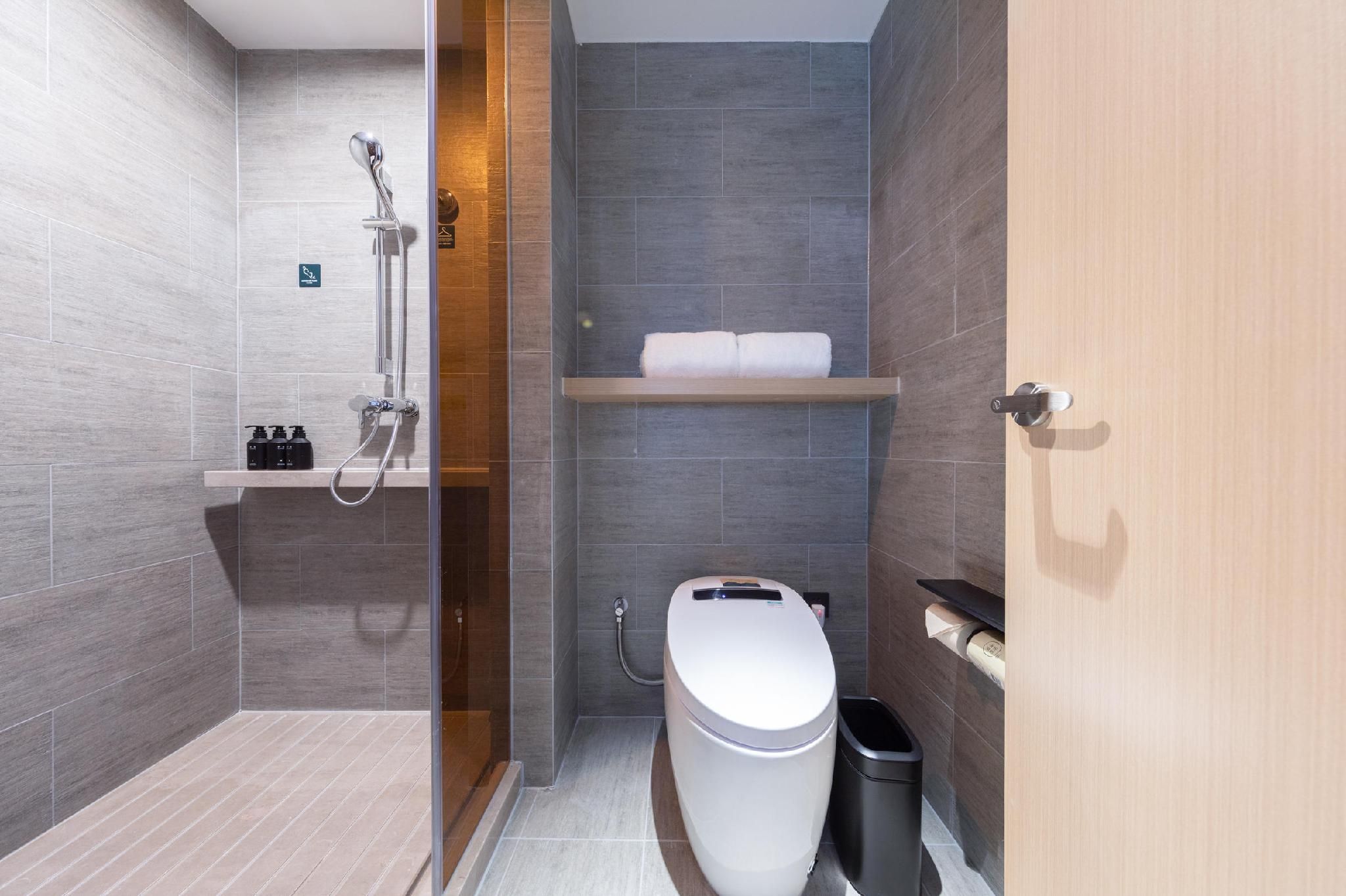 Executive room, Guest room, 1 Queen