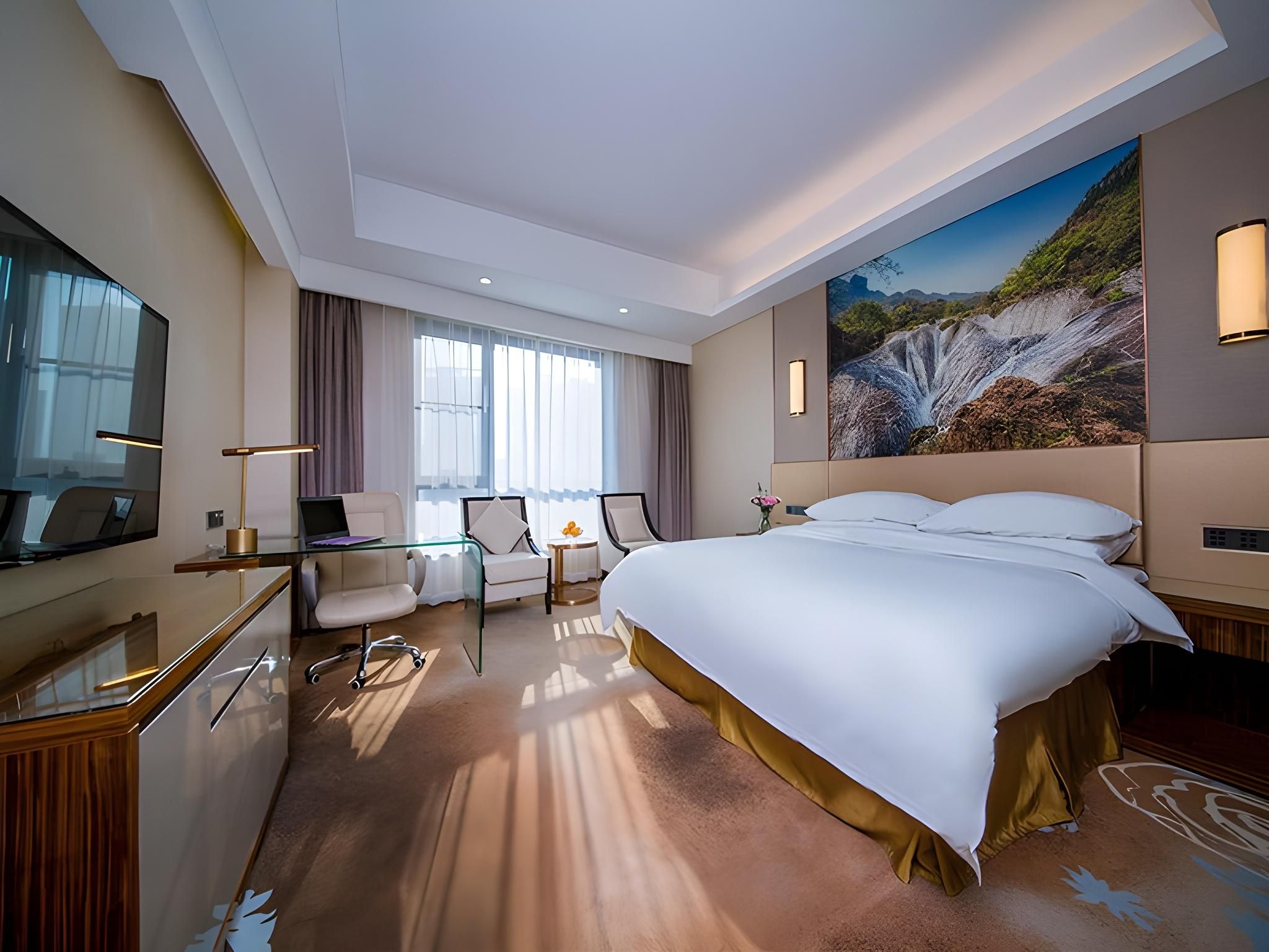 Deluxe Queen Room