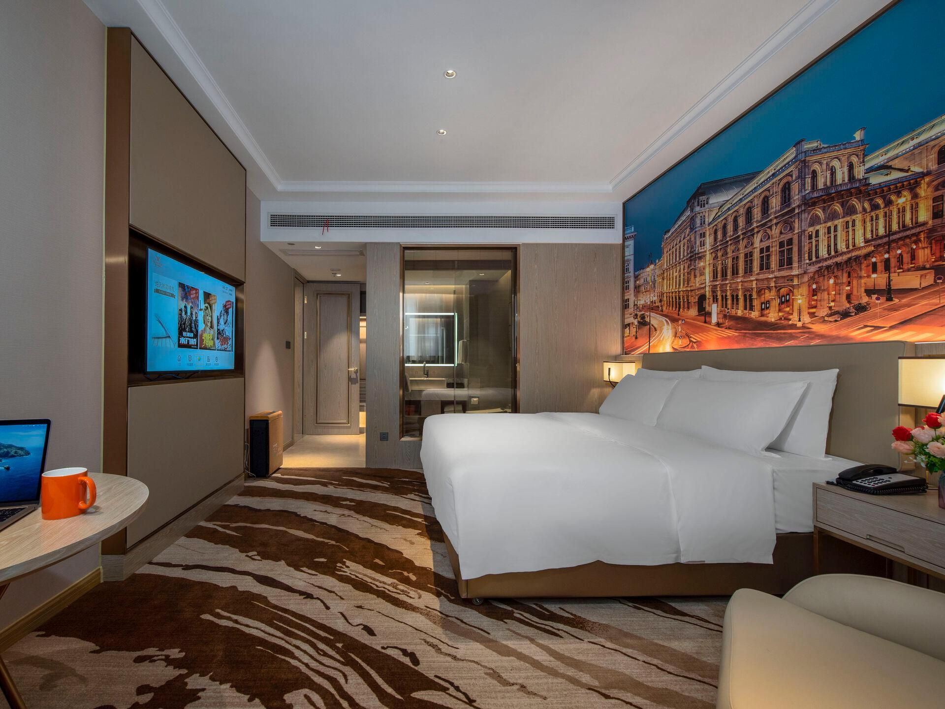 Deluxe Queen Room