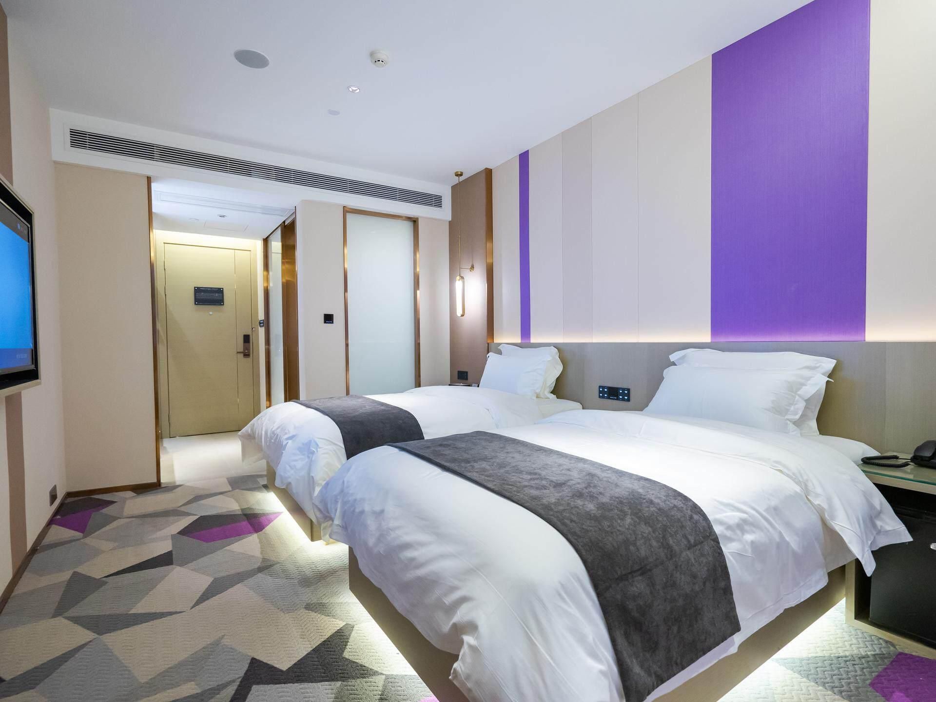 WH - Deluxe Room Twin
