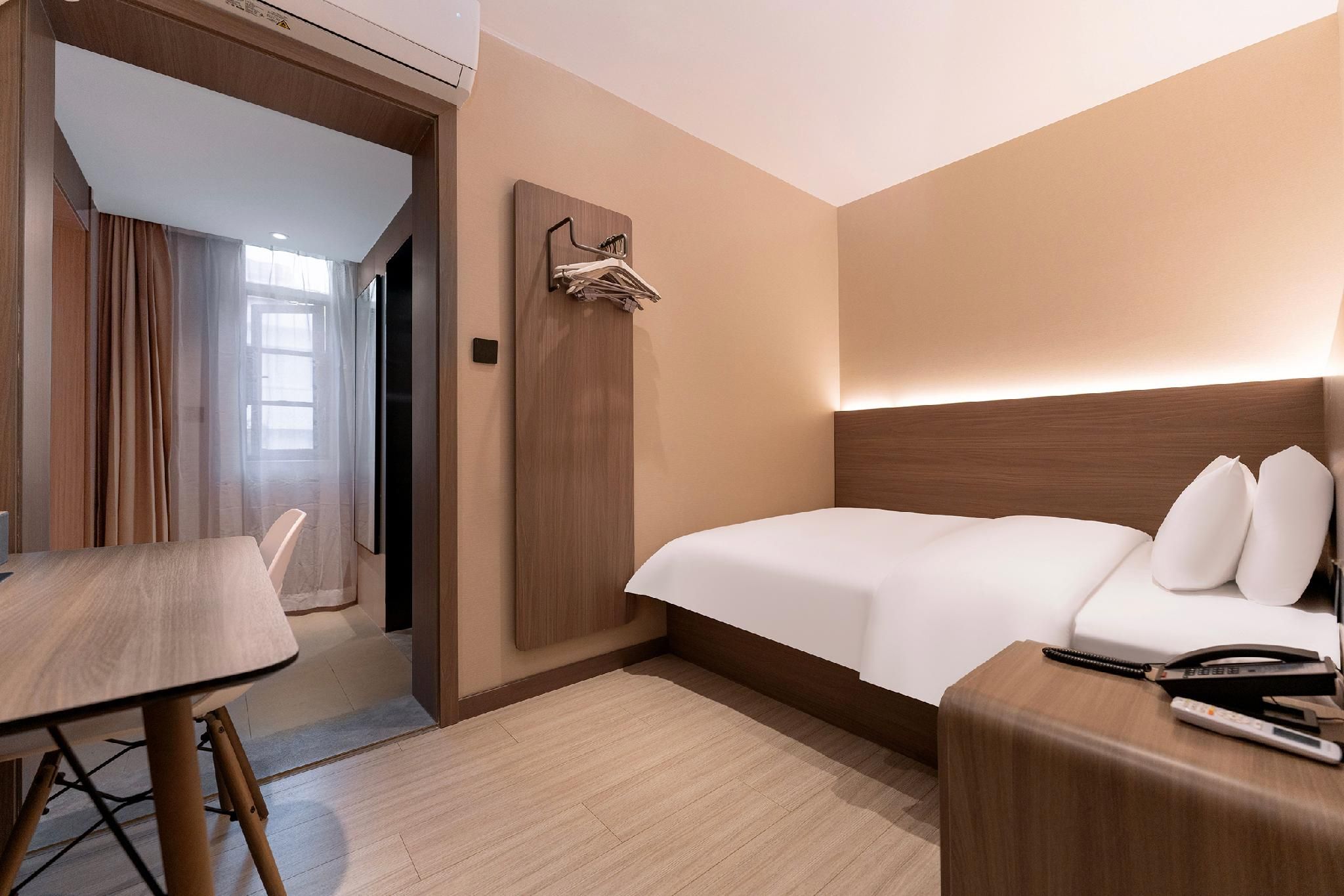 Twin Business Room