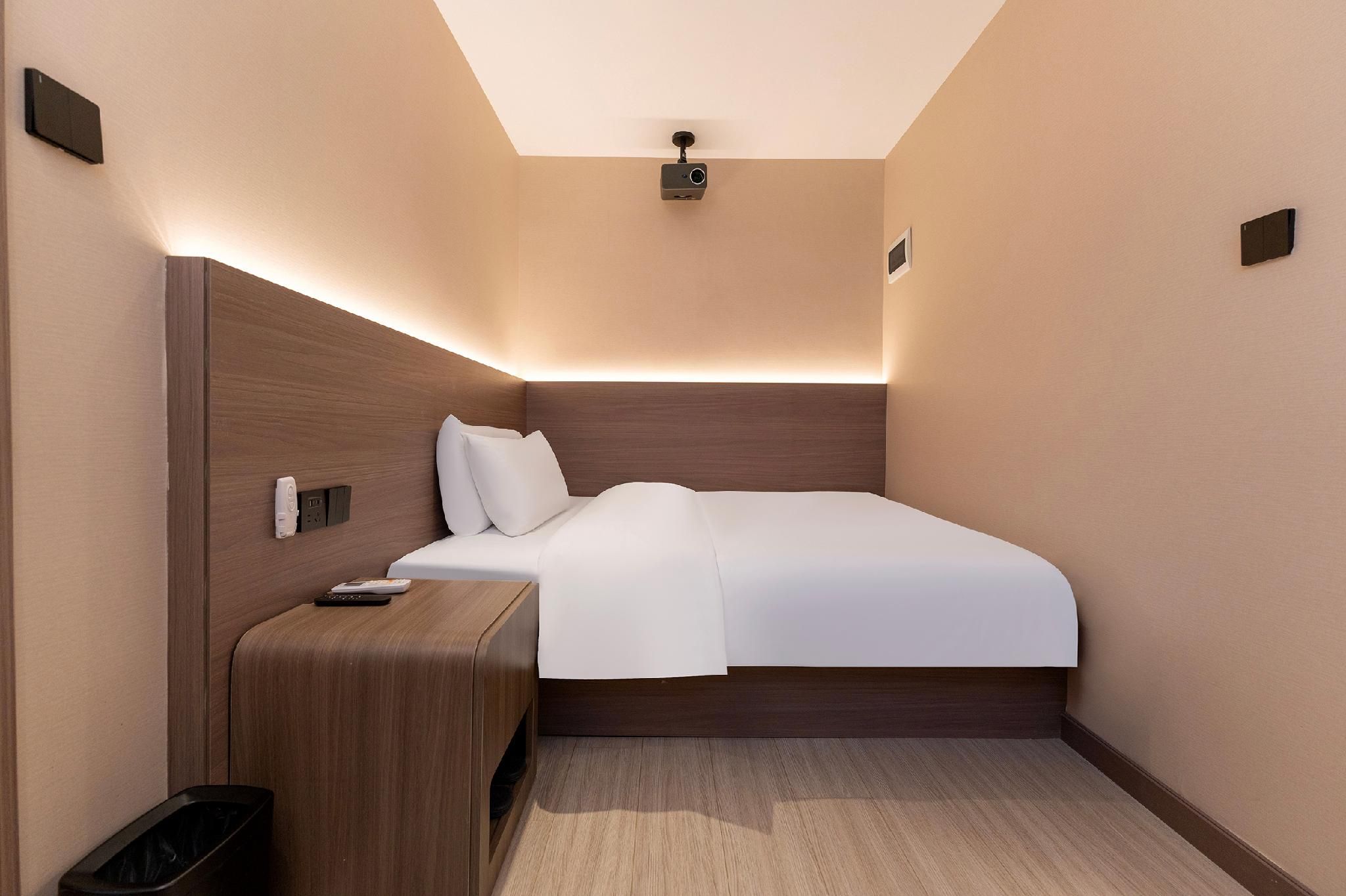 Twin Business Room