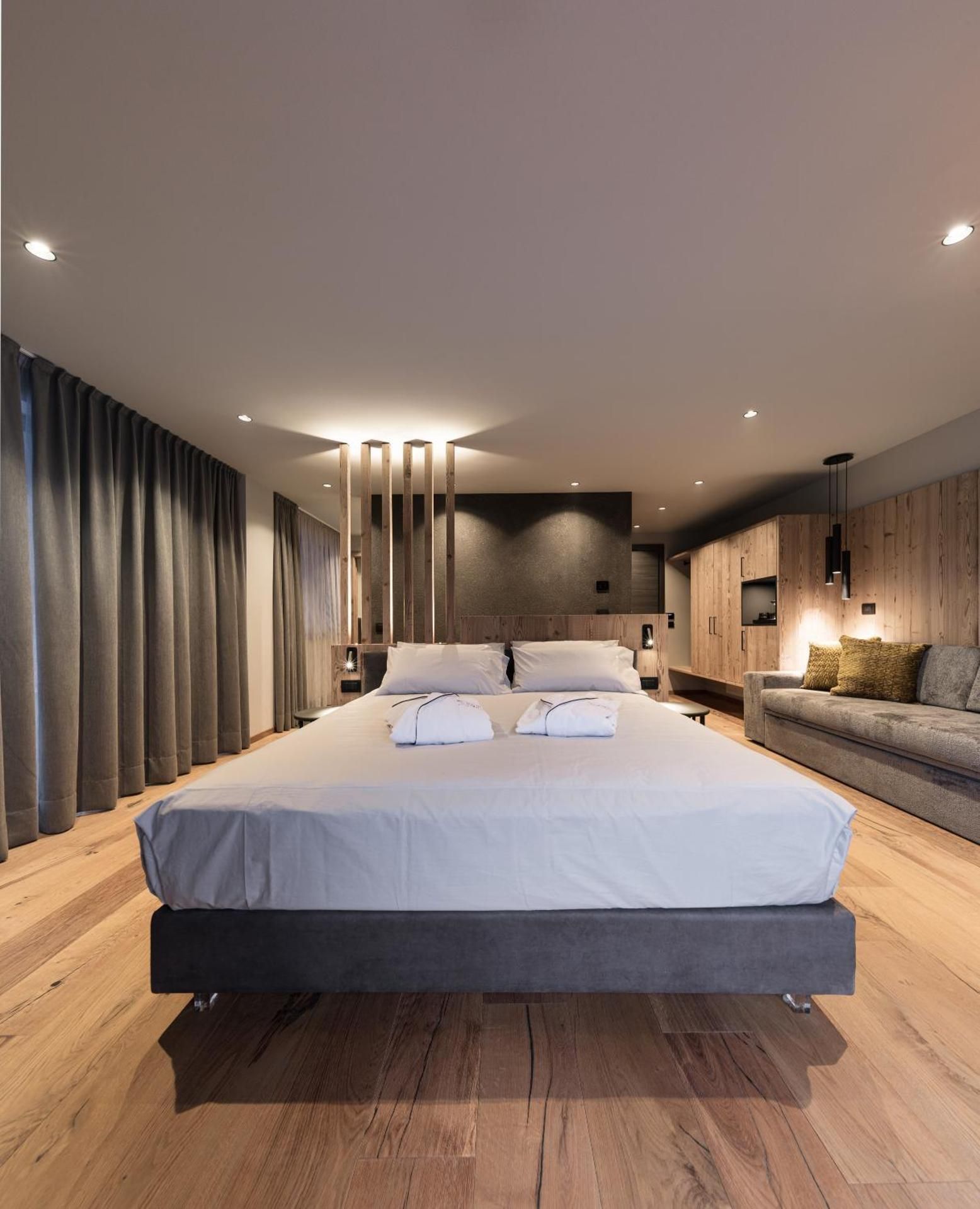 Suite with Mountain View