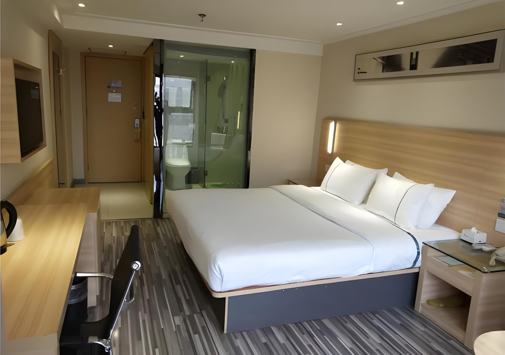 Business Queen Room