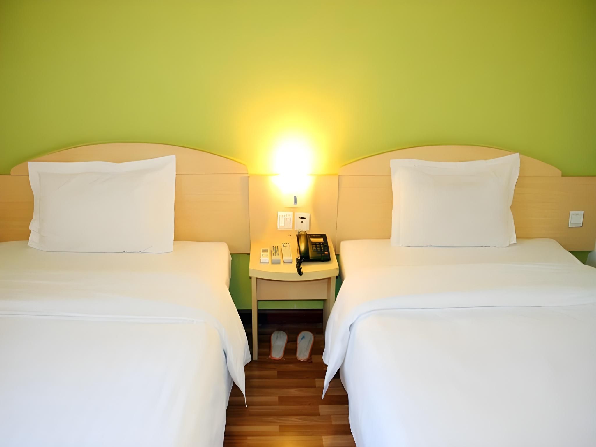7 Days - Zizhu Twin Room