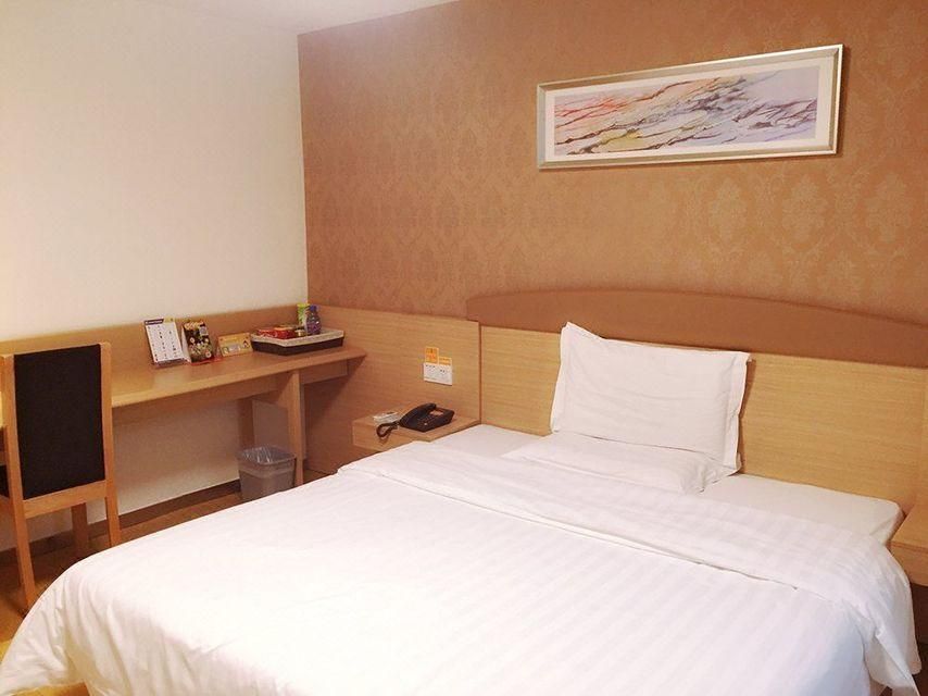 Business Queen Room