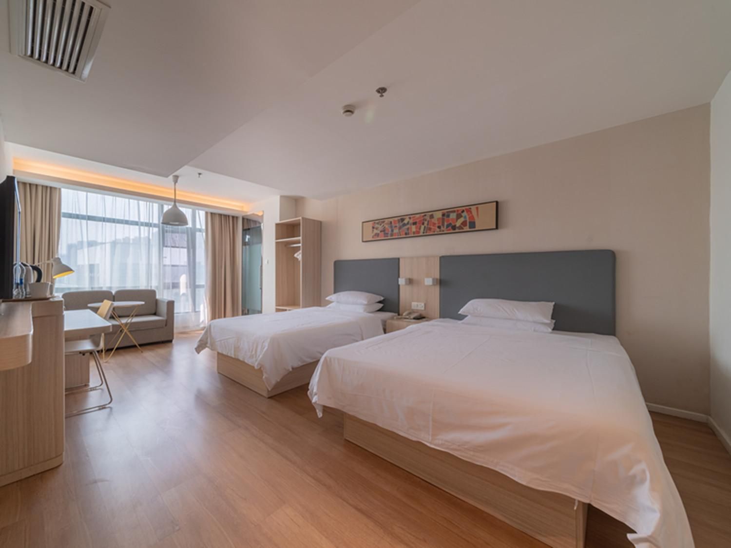 Huazhu - Family Room