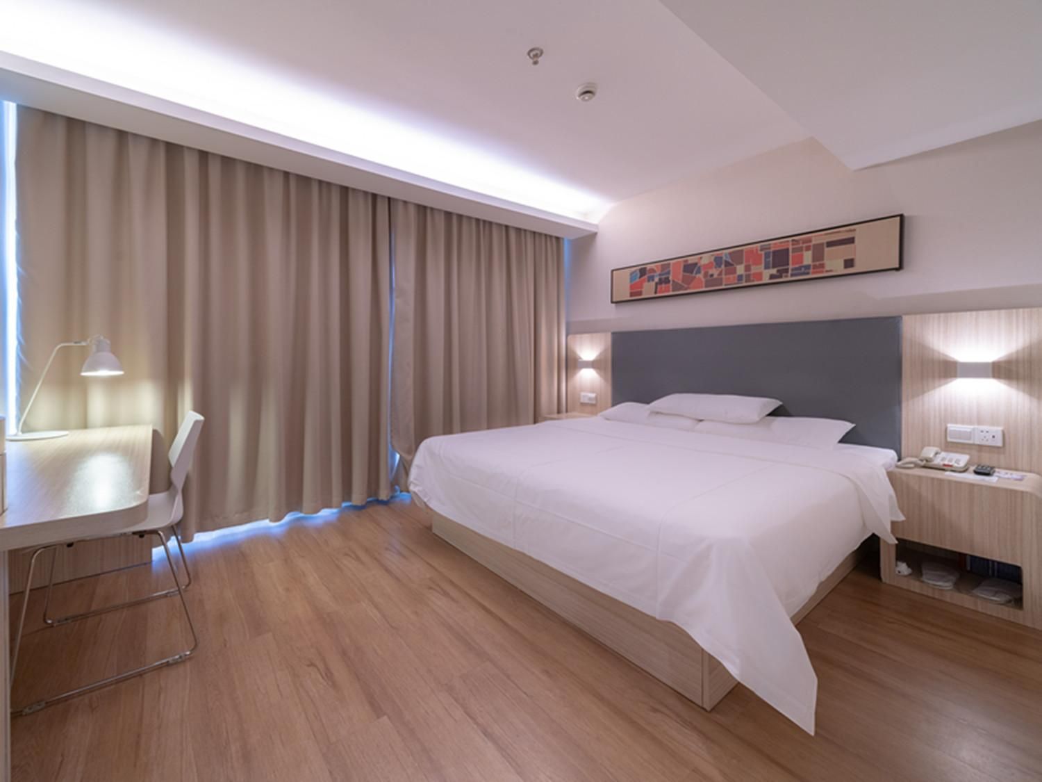 Huazhu - Superior BedRoom
