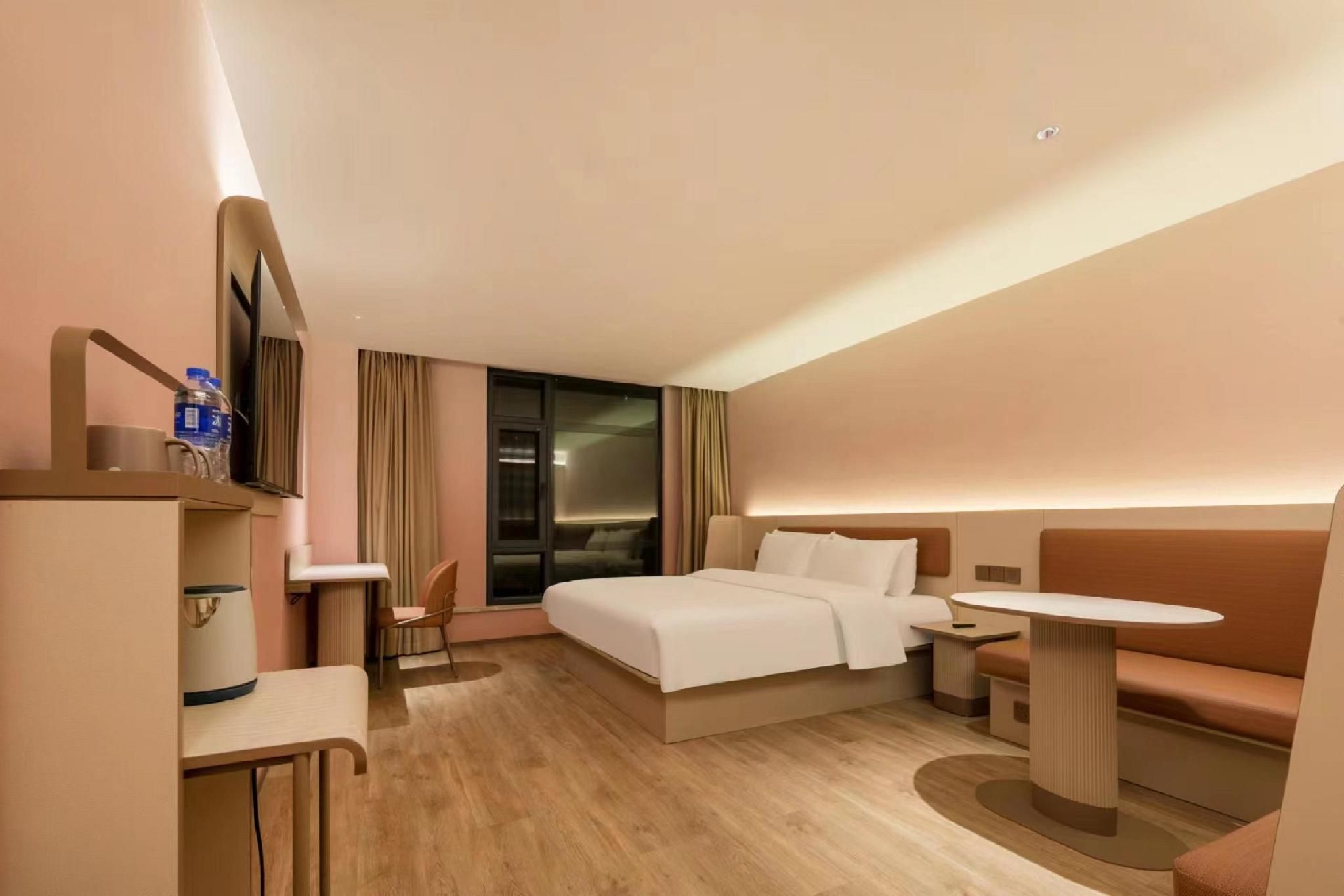Huazhu - Deluxe Bed Room