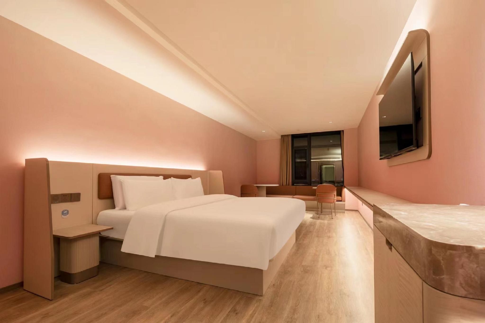 Huazhu - Deluxe Bed Room