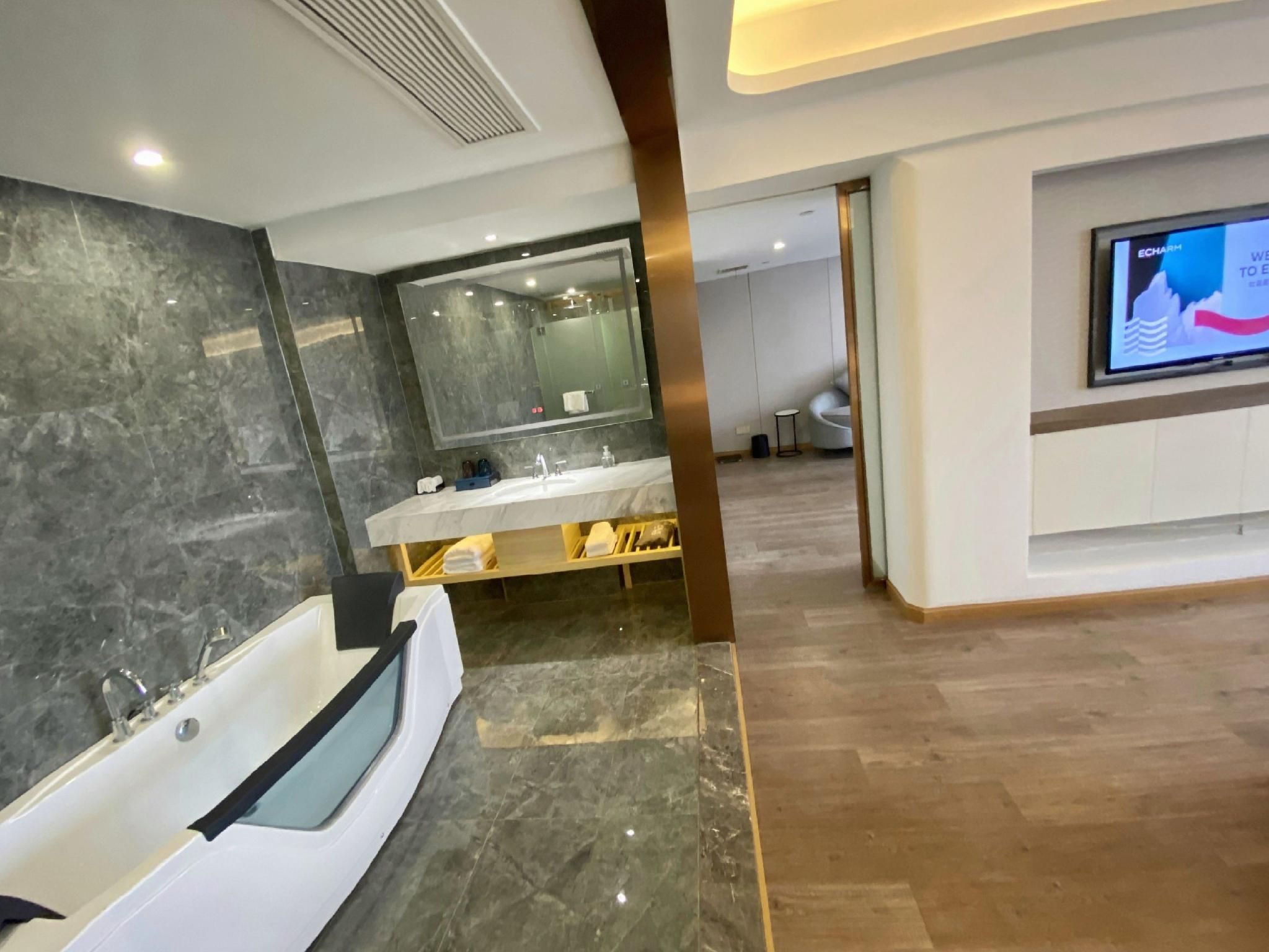 Suite River View