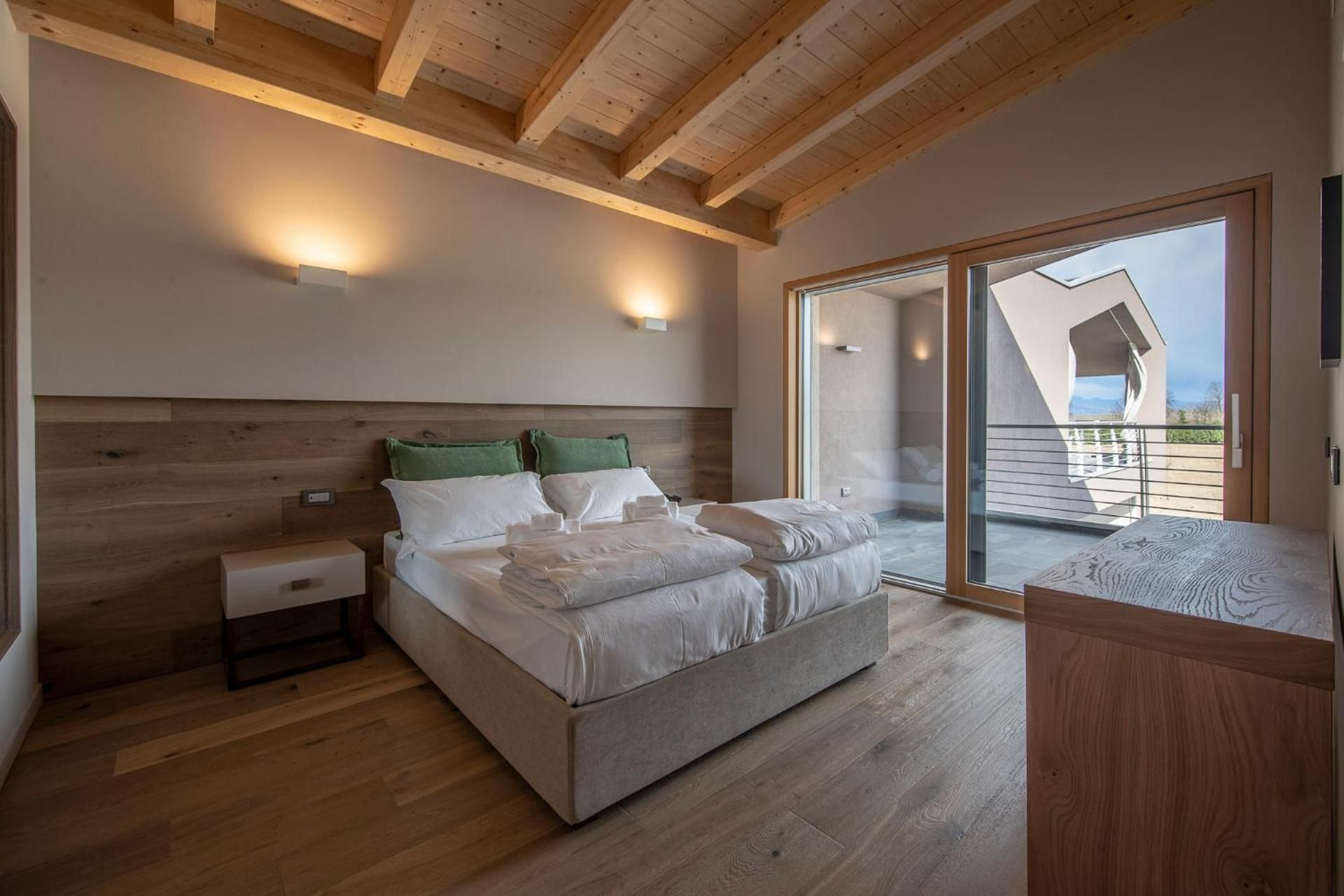 Apartment with Pool View 