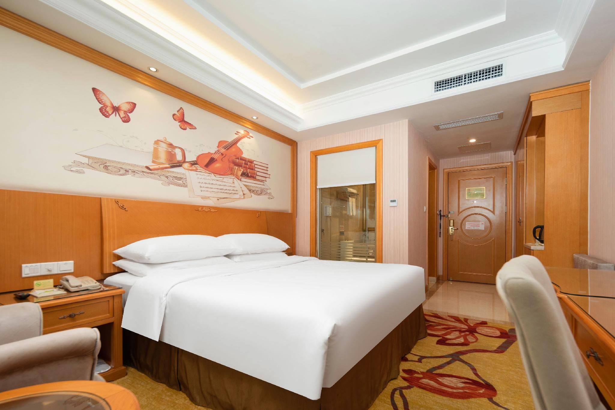 Business King Room