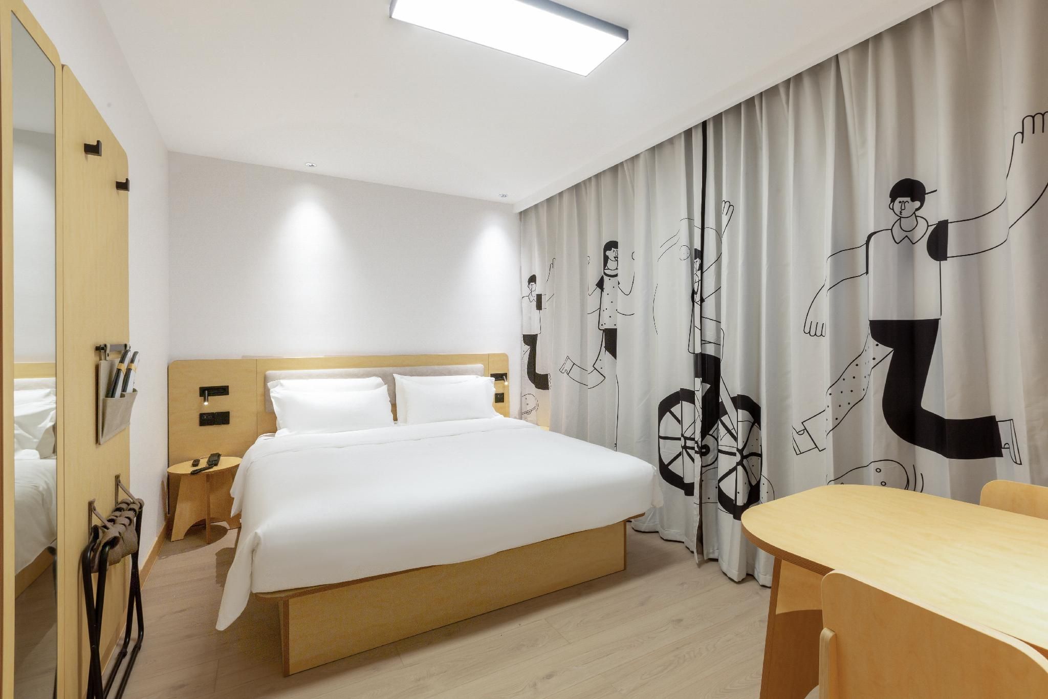 Huazhu - FUN Superior 1 Bed Room