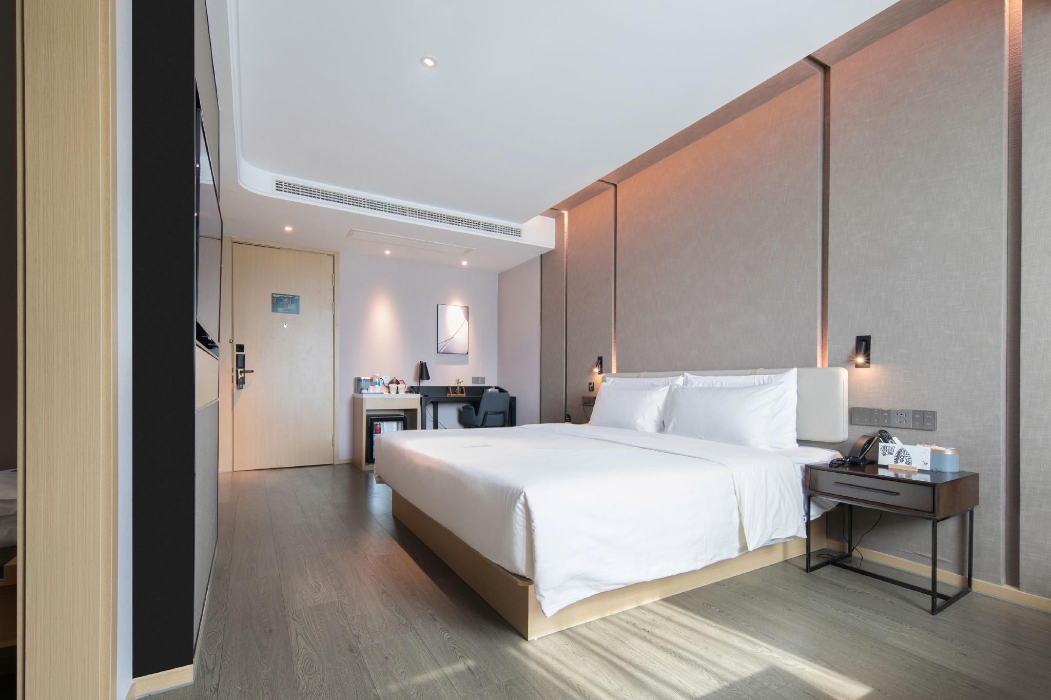 Jimu Double Room with Mountain View