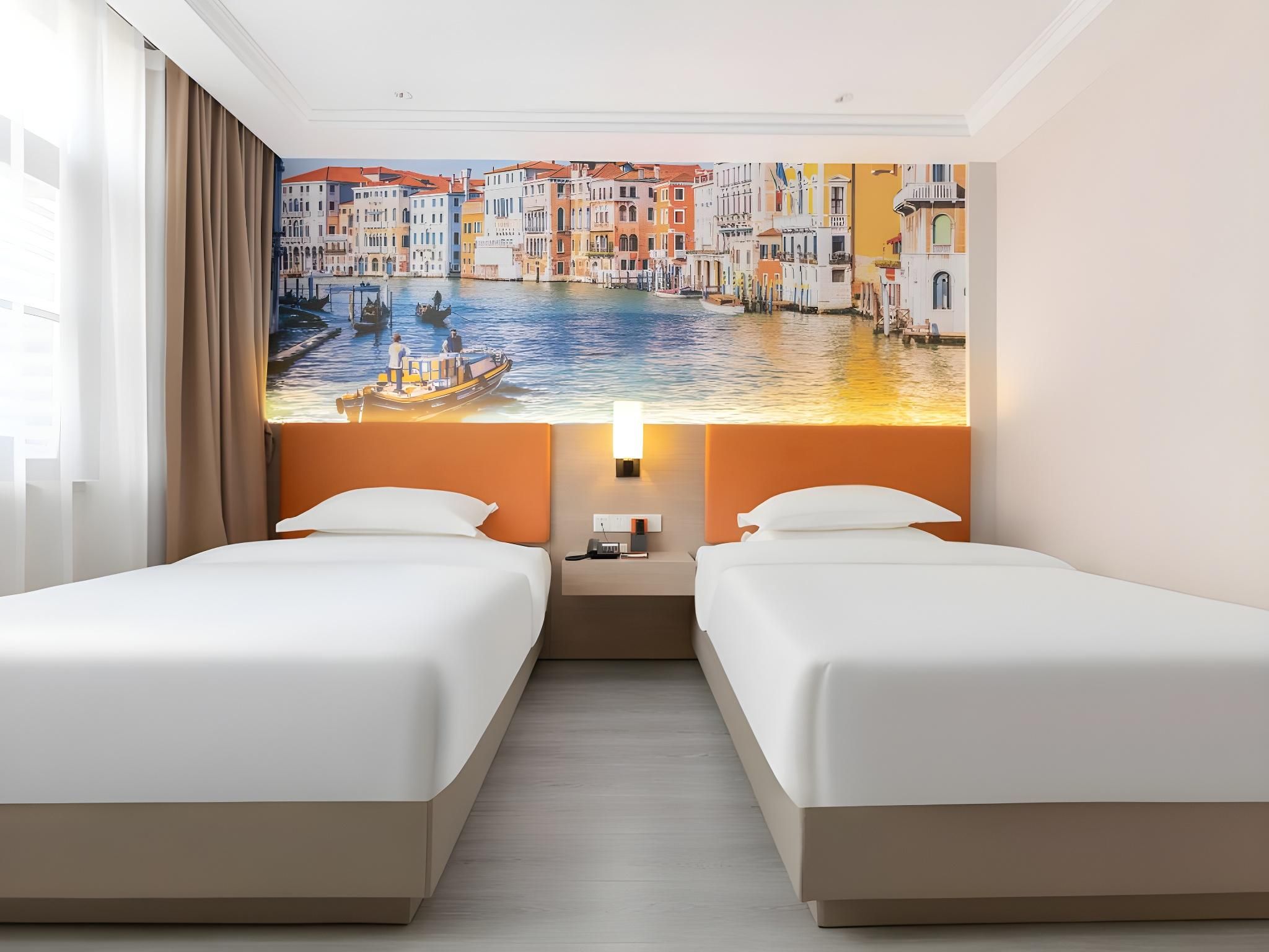 Twin Business Room
