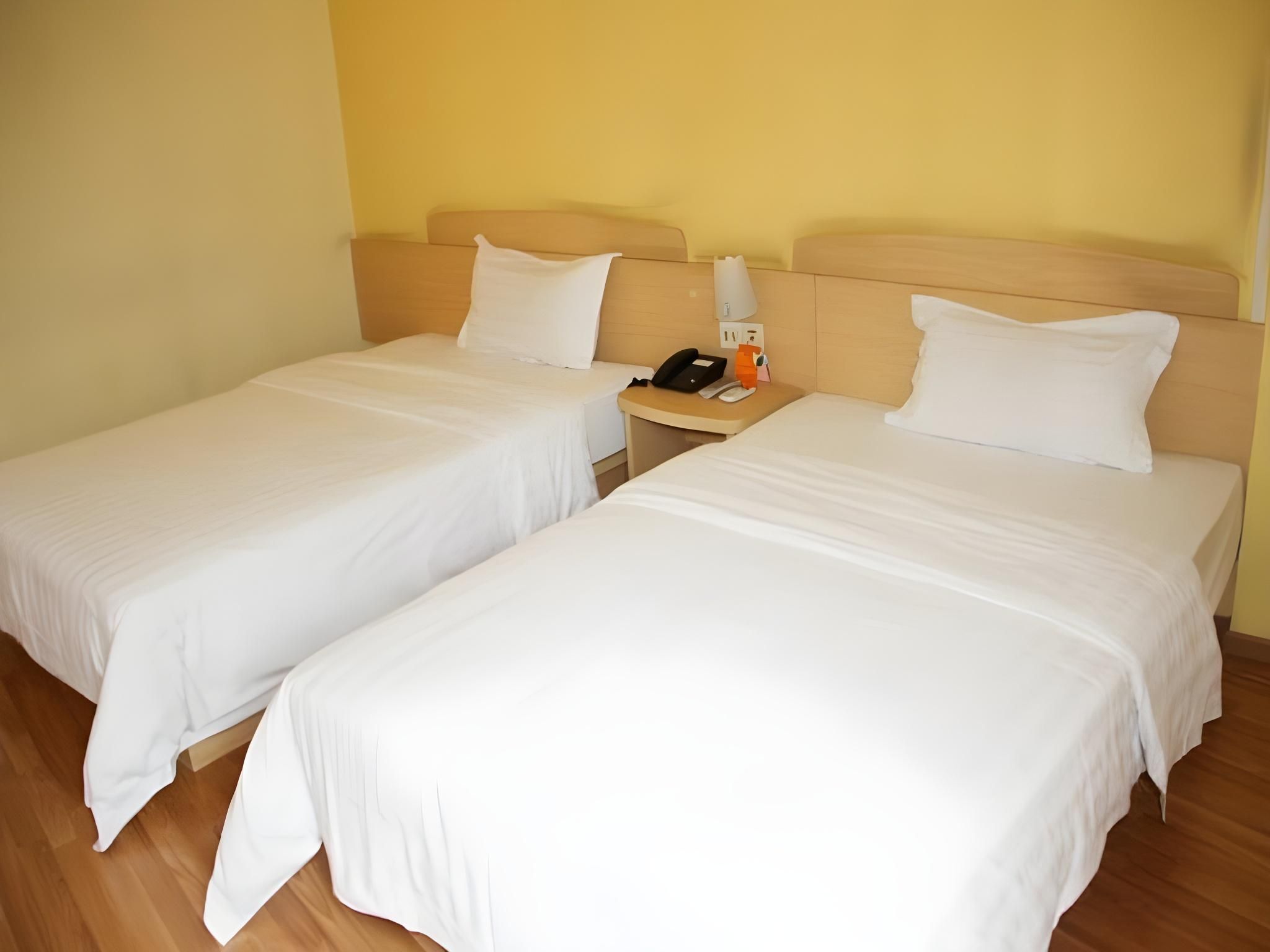 Standard Twin Room - Domestic Residents Only