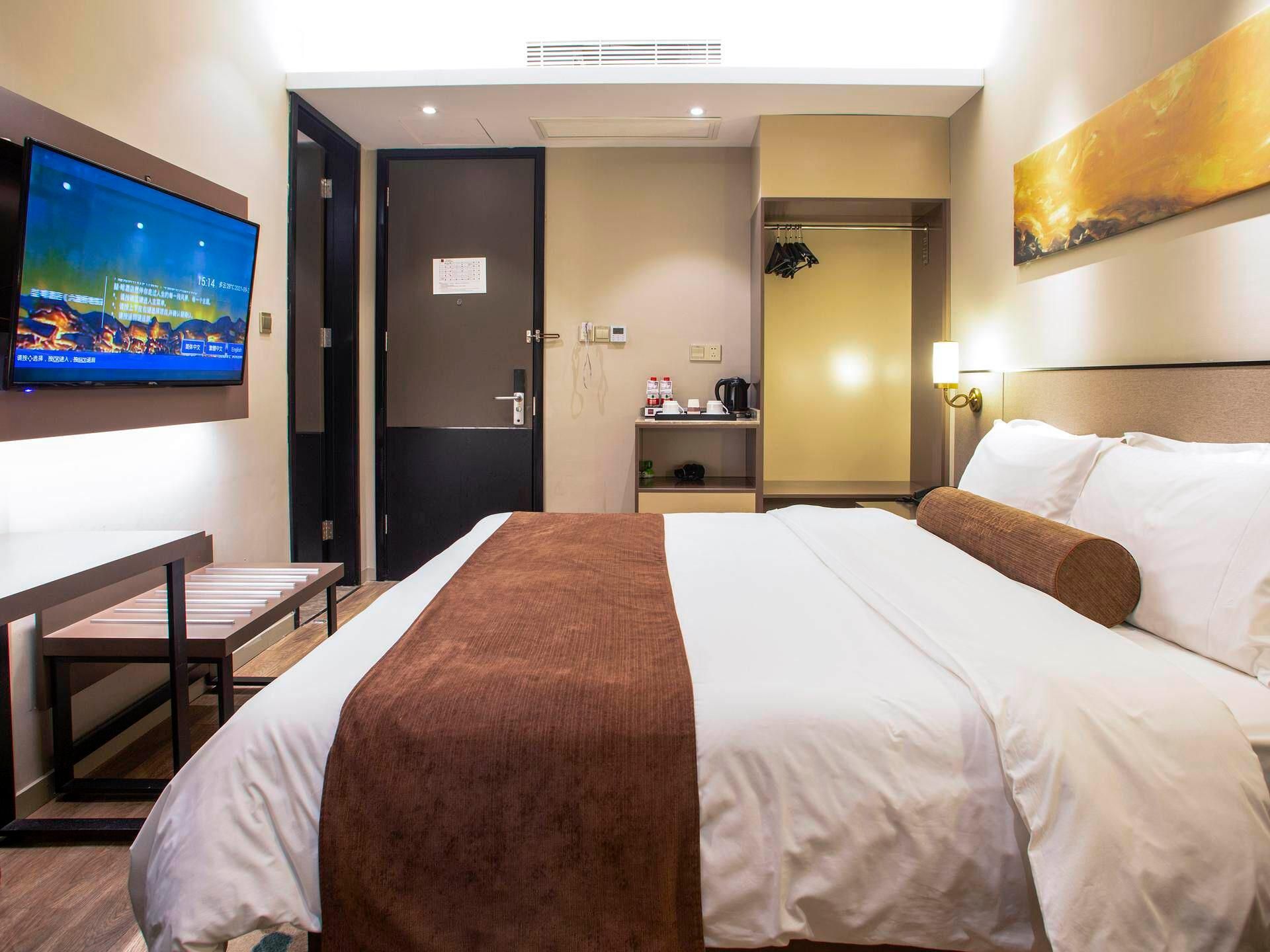 James Joyce - Chunxiang Bed Room