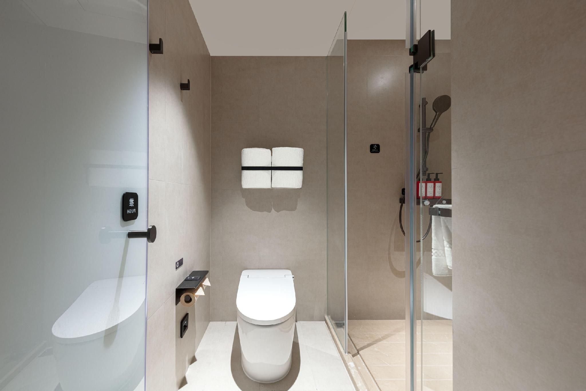 Comfort Queen Room